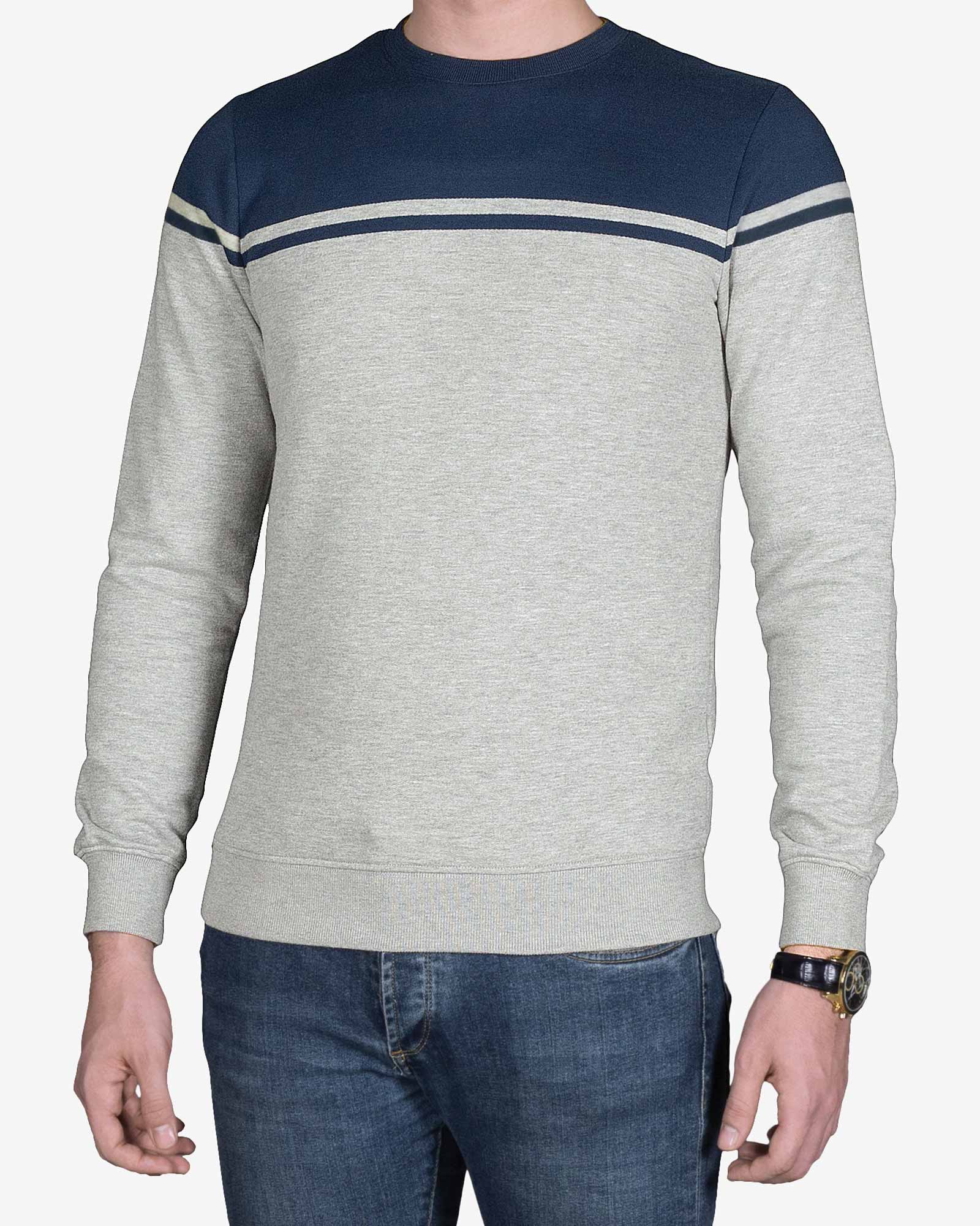 پلیور خط دار طوسی مردانه‌ - استایل رو به رو