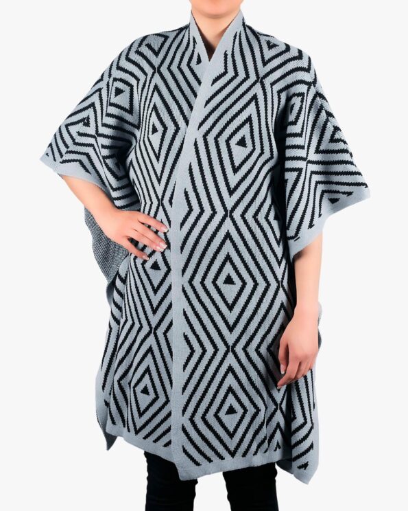 پانچو بافتنی زنانه طرح لوزی طوسی پاییزی جلو باز - طوسی - رو به‌ رو