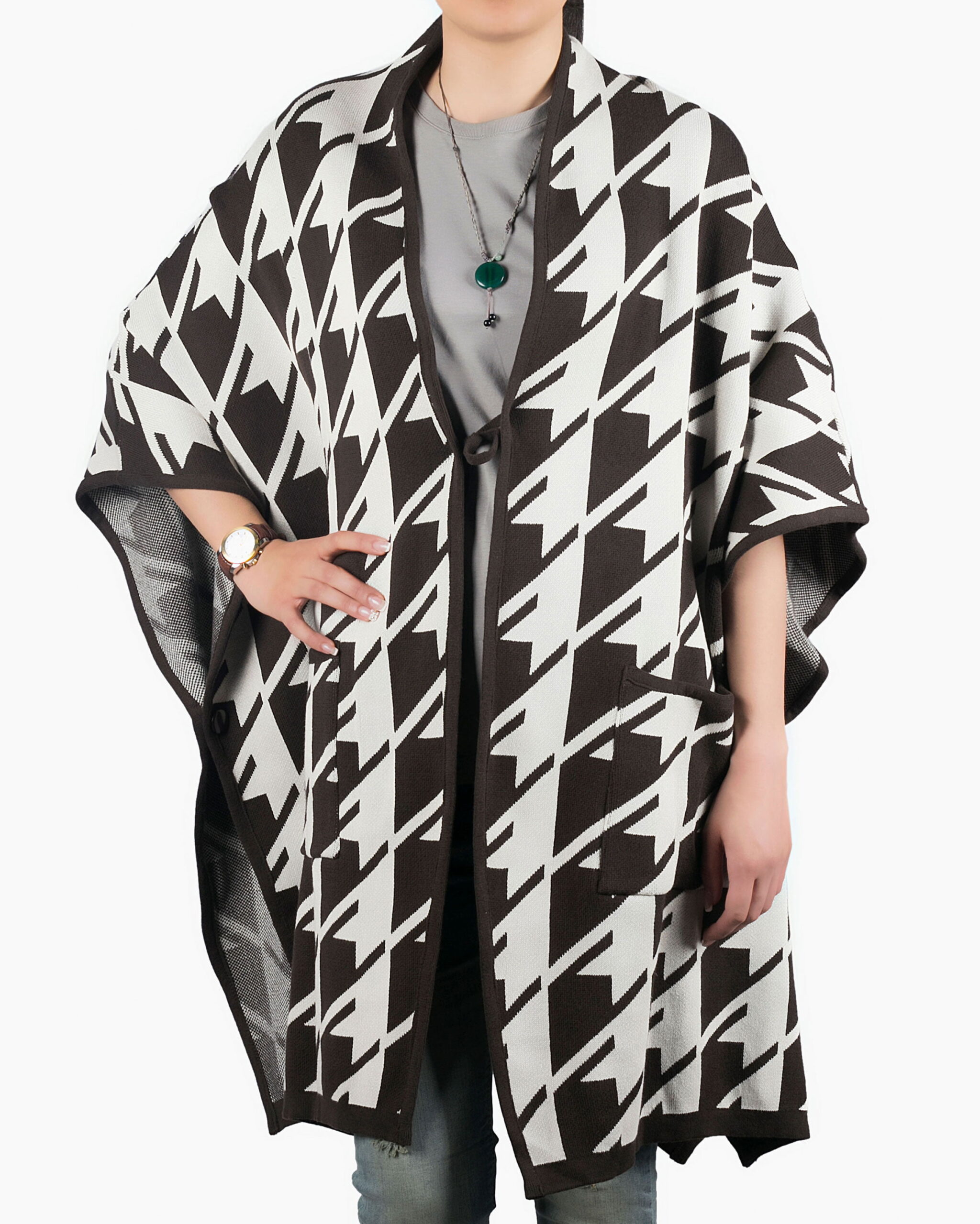 پانچو بافتنی زنانه پاییزی طرح دار سفید قهوه ای جلو باز - کاکائویی - رو به‌ رو باز