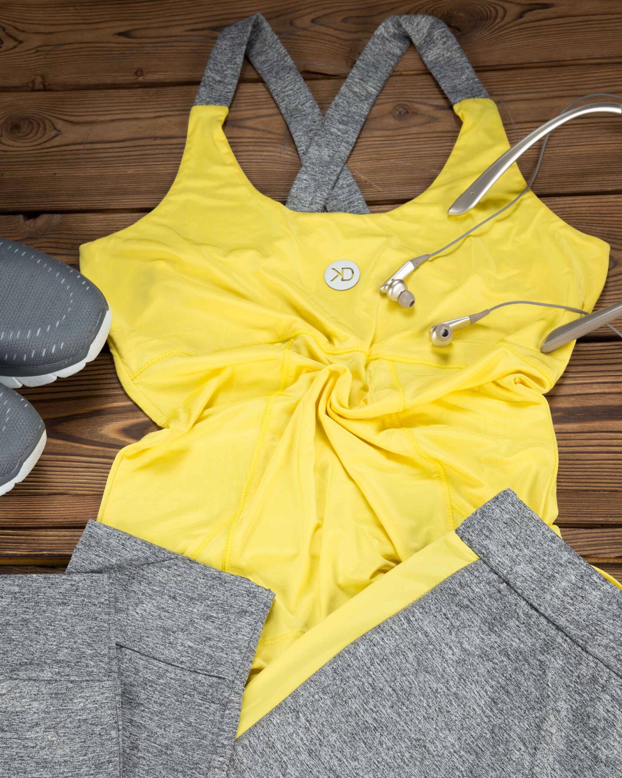 تاپ و شلوارک ورزشی زنانه - زرد - محیطی - خرید اینترنتی لباس - فروشگاه اینترنتی لباس سارابارا