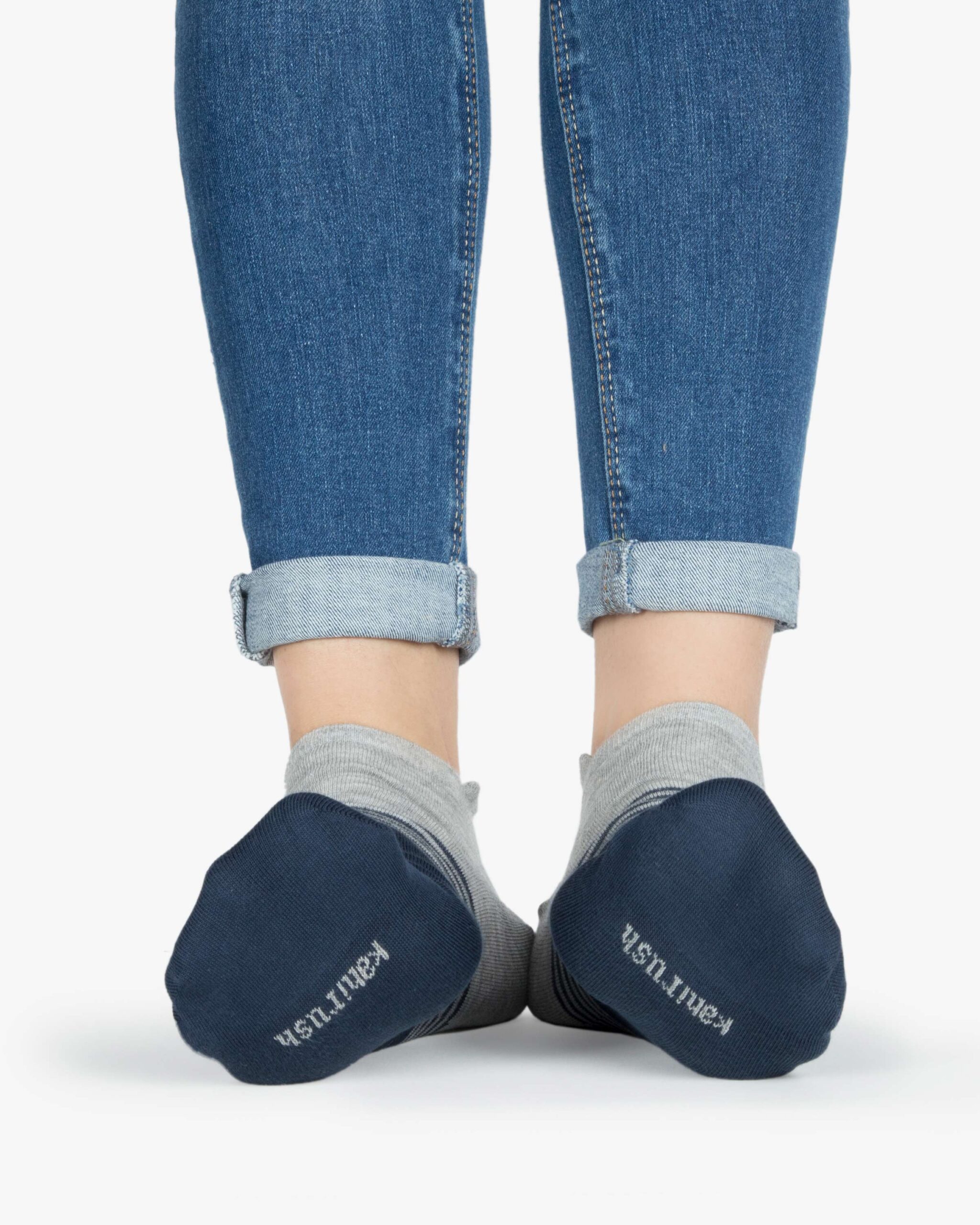 جوراب نخی دو رنگ راه راه - طوسی کمرنگ - روبه‌رو۲