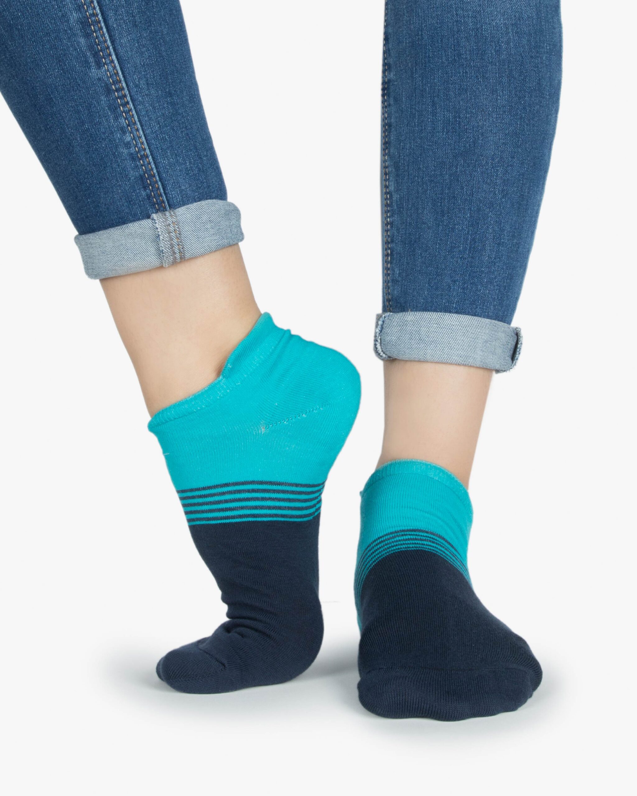 جوراب نخی دو رنگ راه راه - آبی فیروزه‌ای- روبه‌رو۱