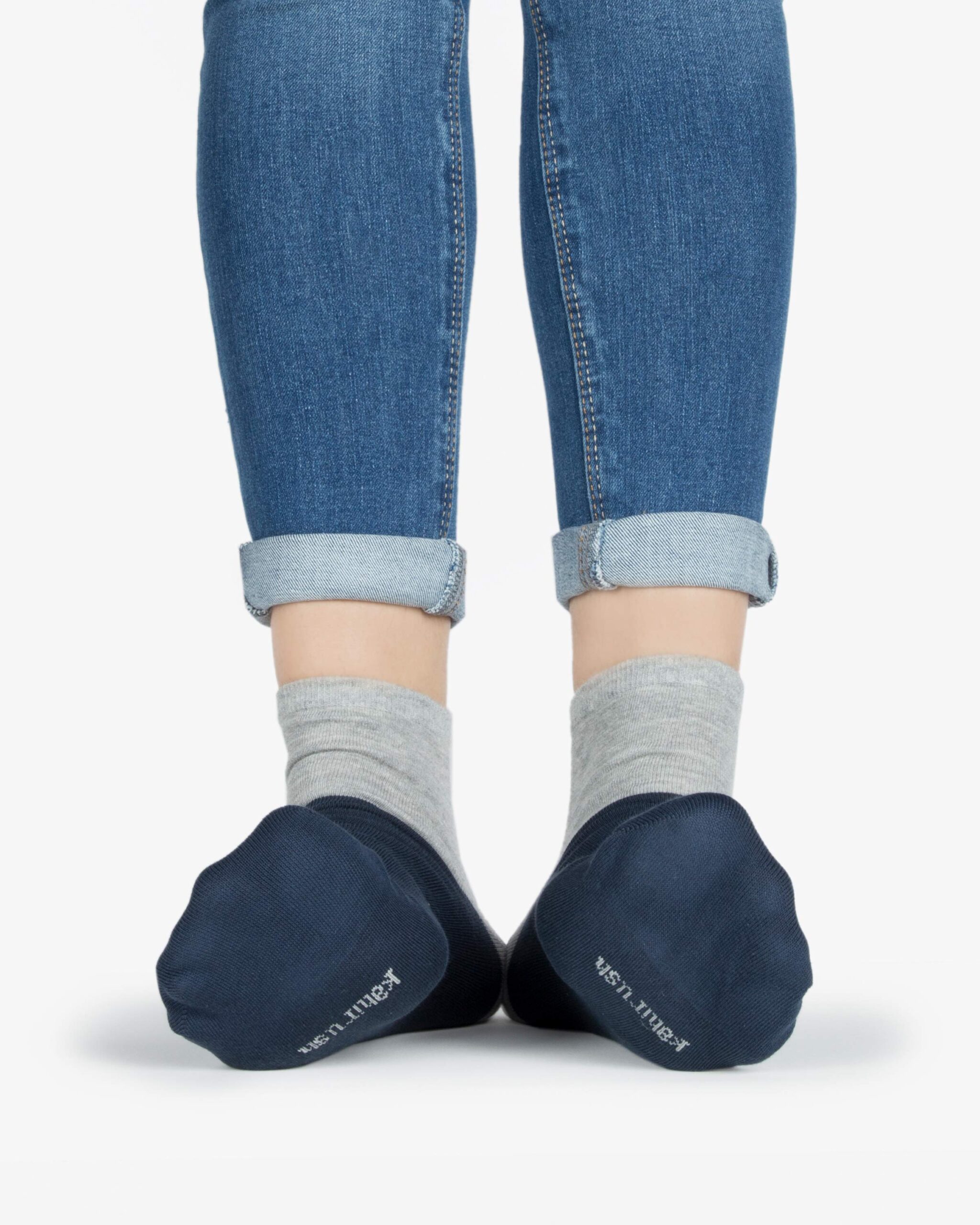 جوراب نخی دو رنگ - طوسی کمرنگ - روبه‌رو۱