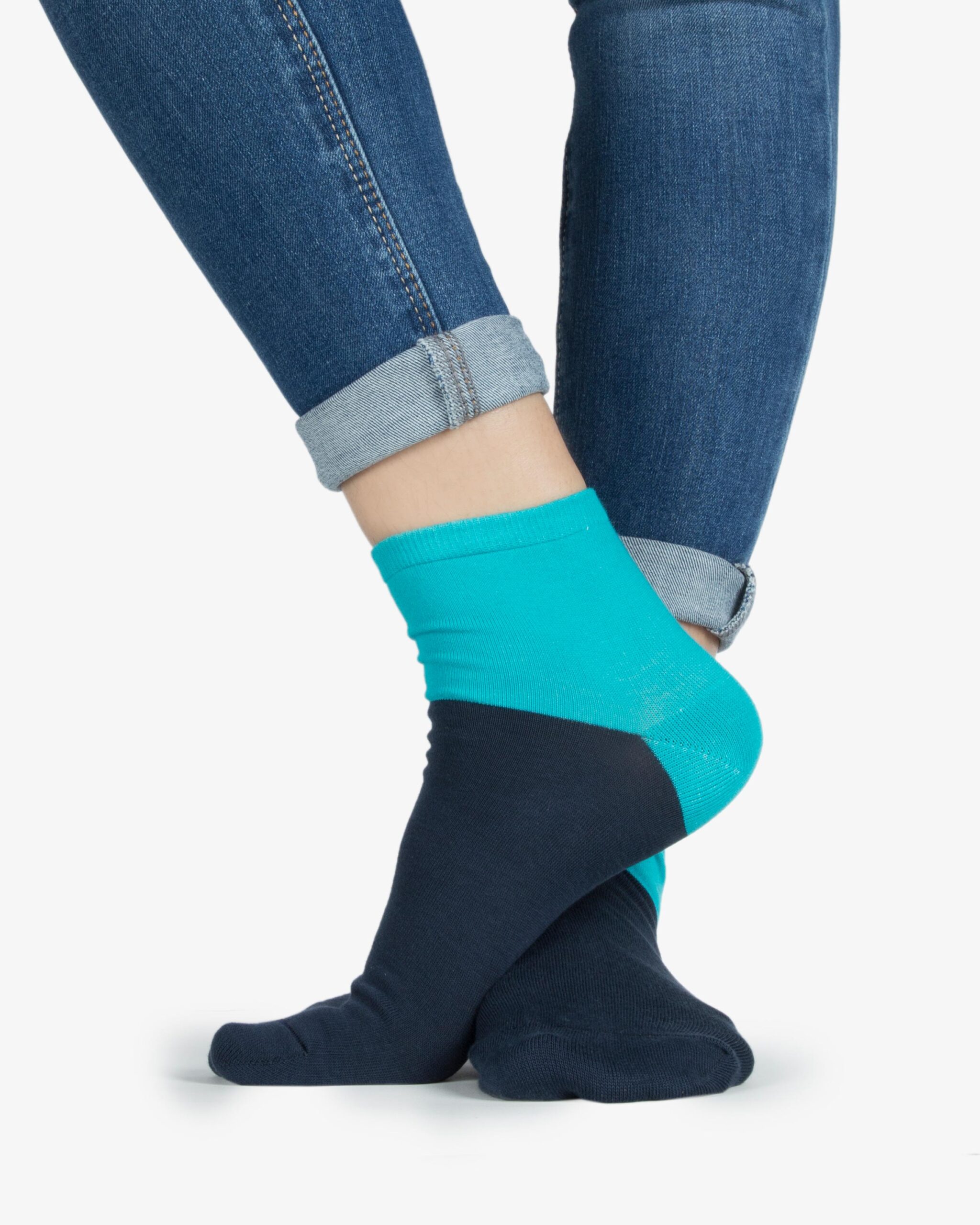 جوراب نخی دو رنگ -آبی فیروزه ای - روبه‌رو۱