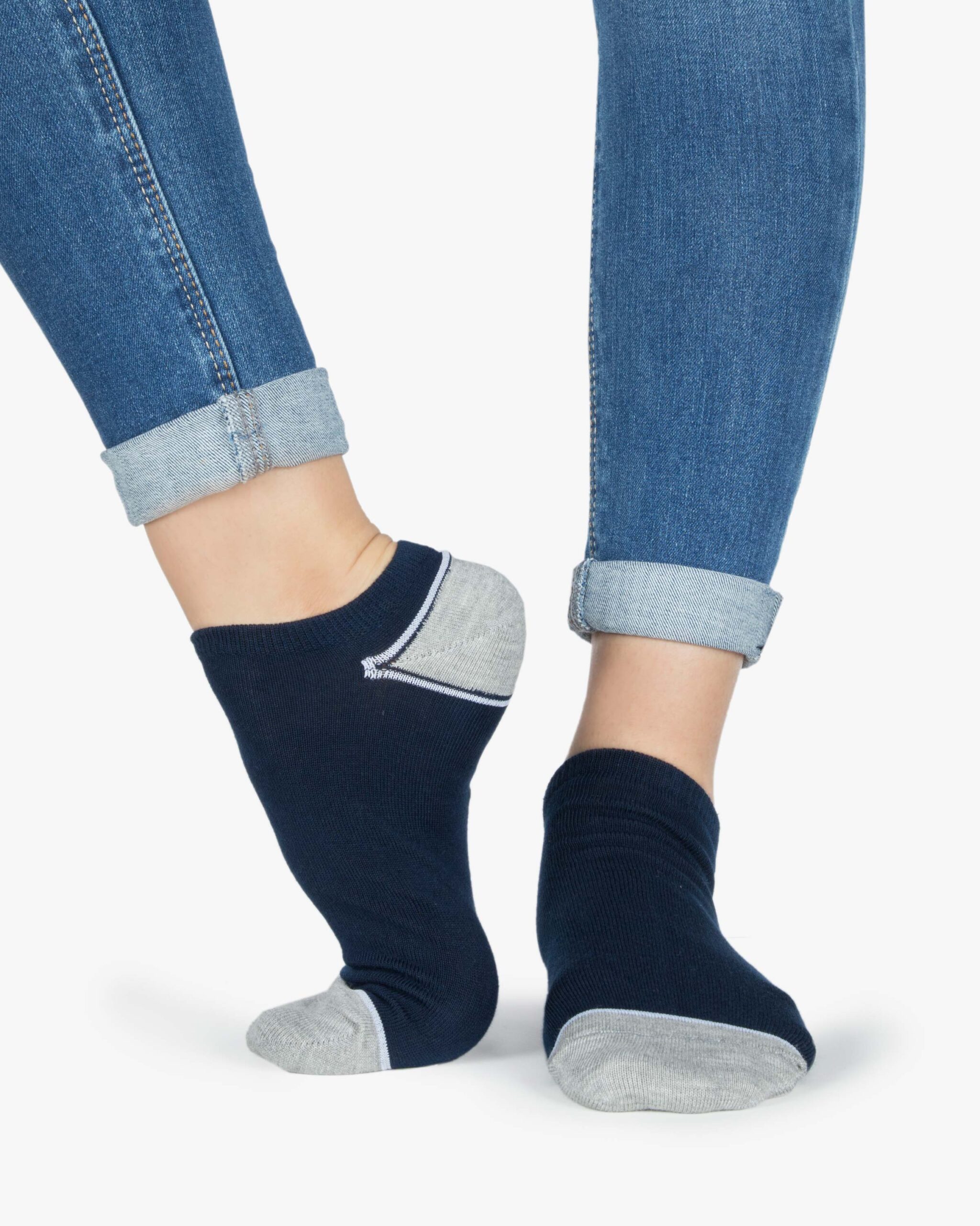 جوراب نخی طرحدار - طوسی کمرنگ - روبه‌رو۱