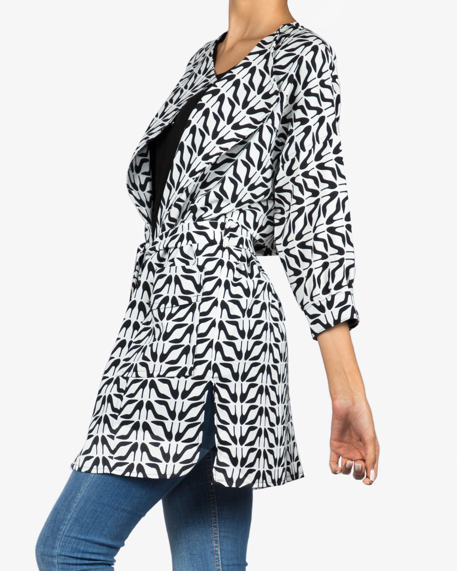 مانتو کوتاه دخترانه کرپ طرح دار جلو باز - سفید - بغل