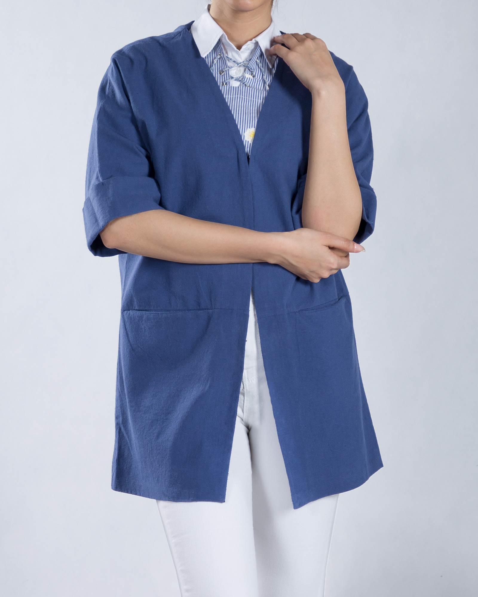 مانتو کوتاه ساده زنانه لنین (لینن) جلو باز - آبی نفتی - رو به رو