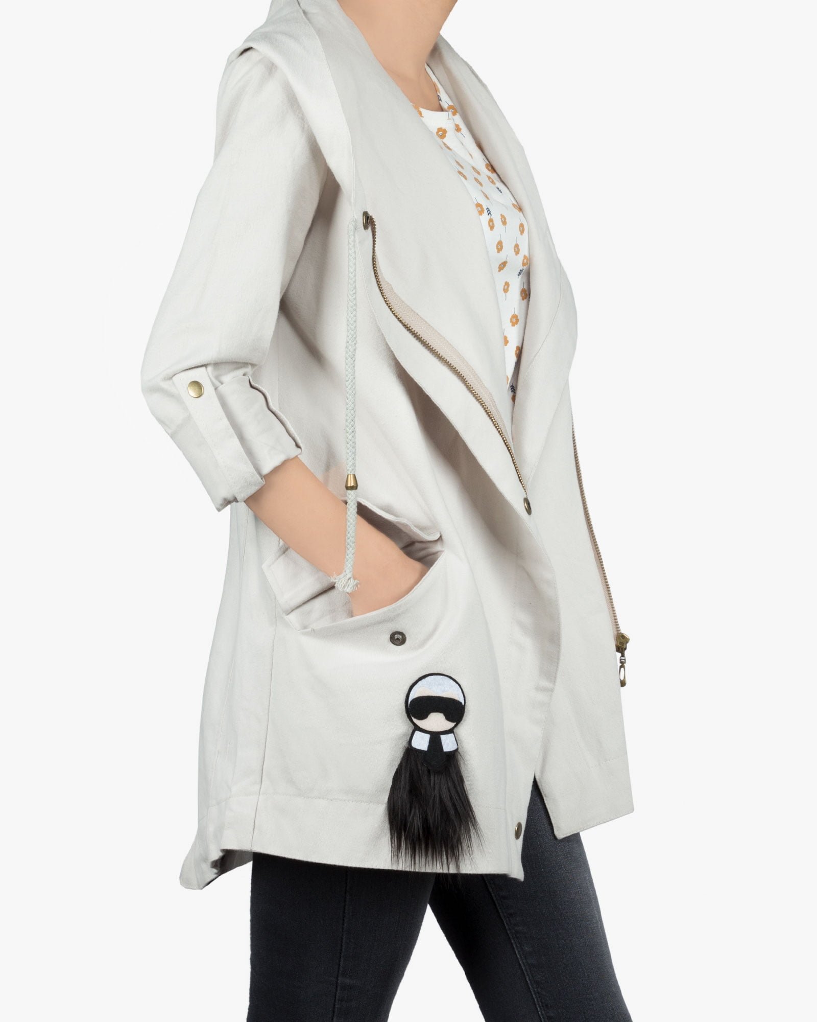 مانتو کوتاه کلاه دار پاییزه - سفید - سه رخ