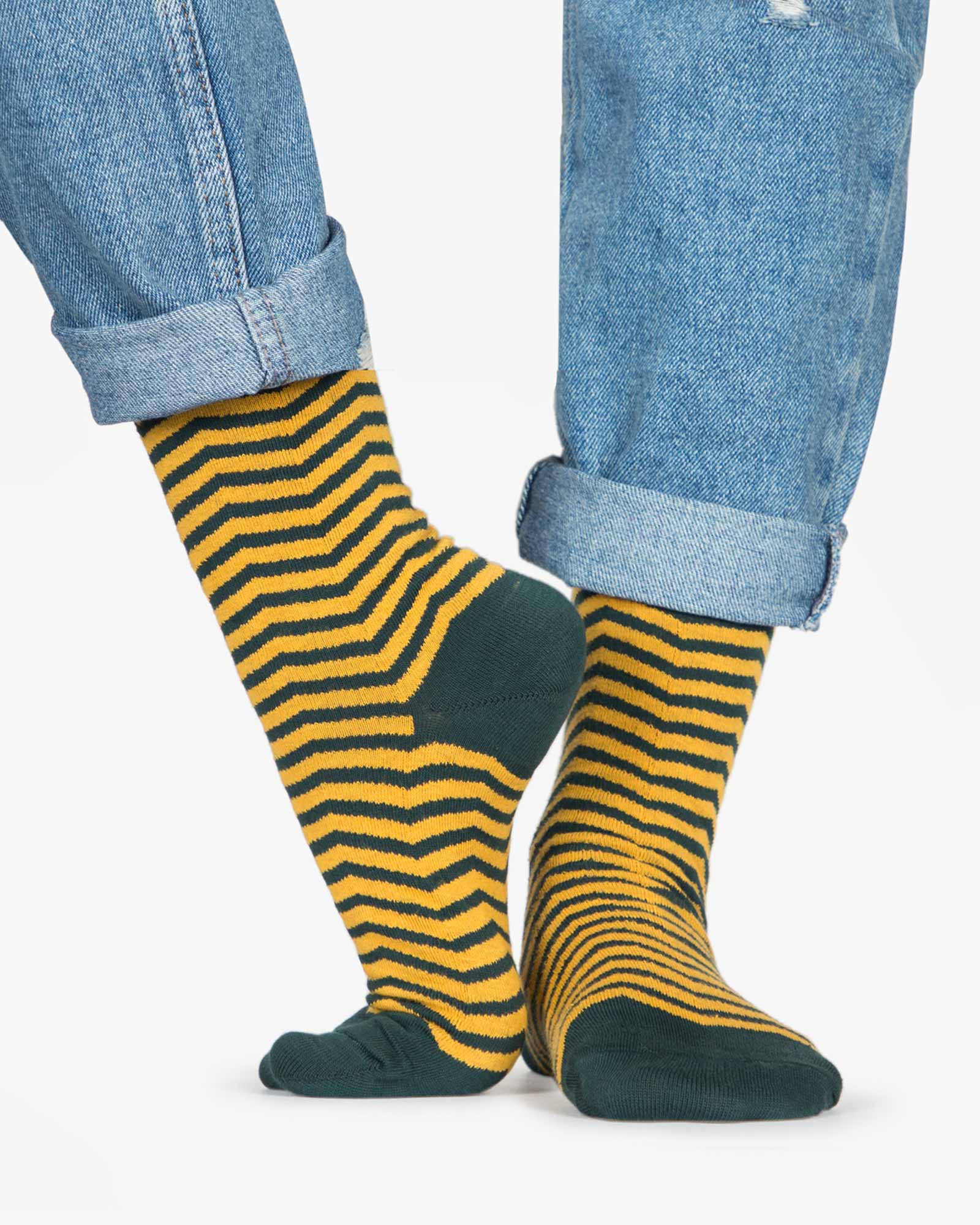 جوراب راه راه نخی ساق دار - خردلی - رو به رو