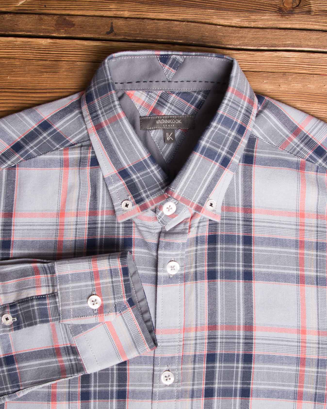 پیراهن-چارخونه-مردانه-طوسی-کمرنگ-یقه