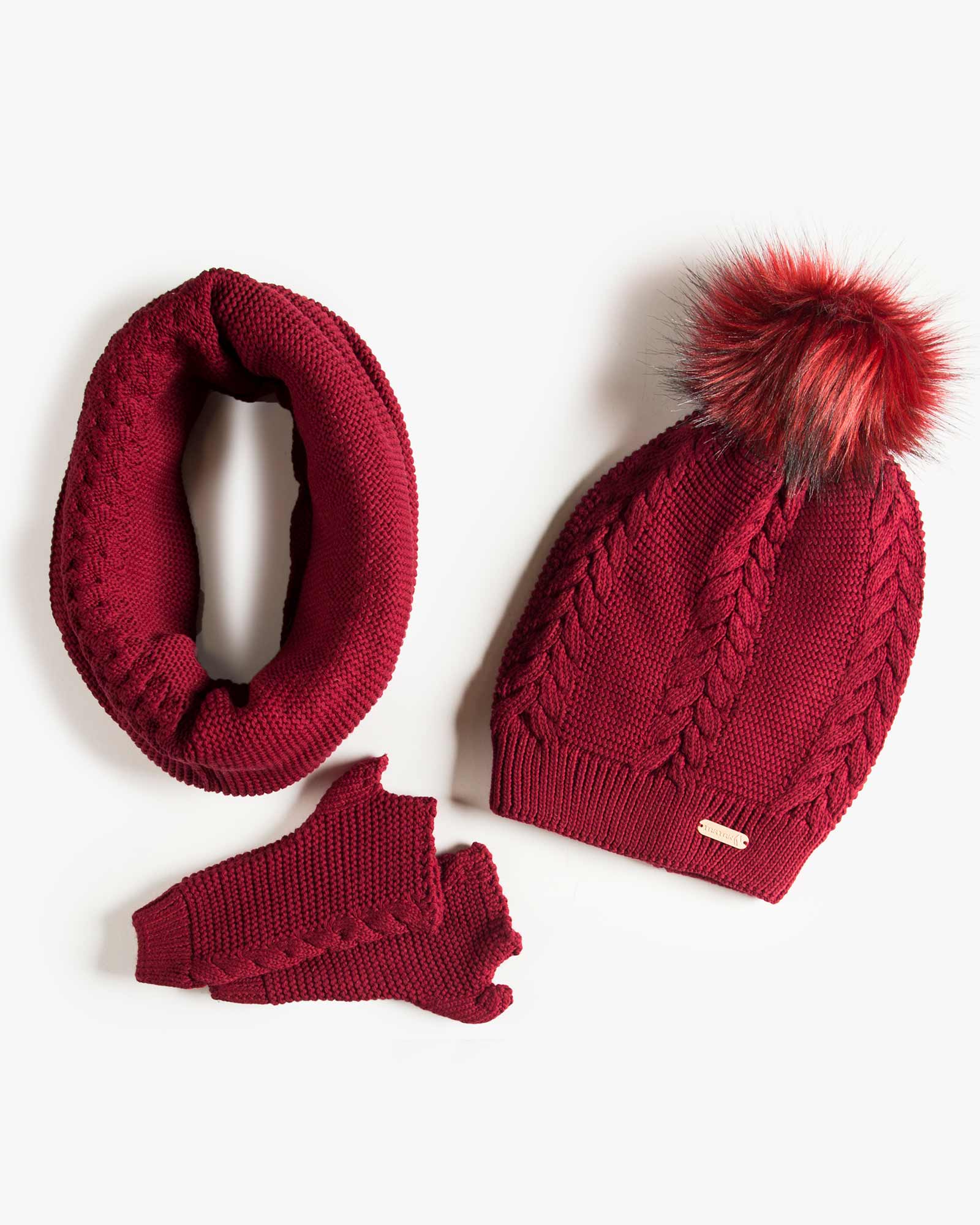 ست کلاه و شال گردن و دستکش بافتنی ساده - عنابی - رو به رو