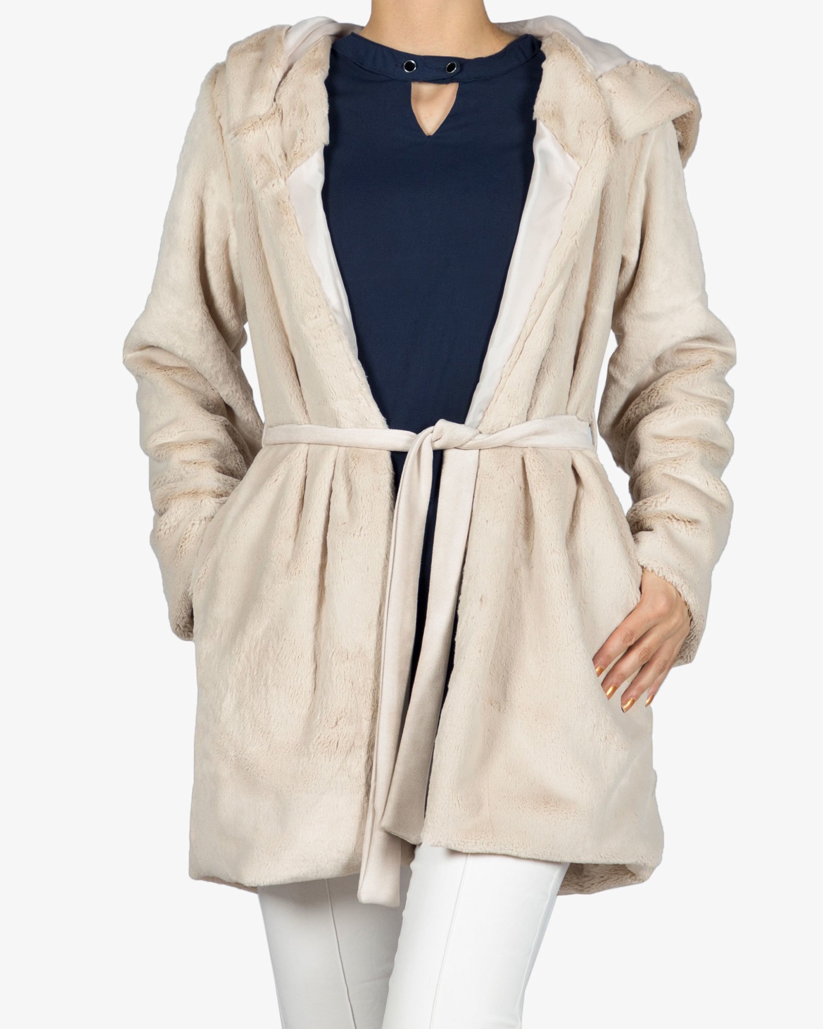 پالتو کوتاه زنانه کلاه دار کرک کرم - کرمی - رو به رو