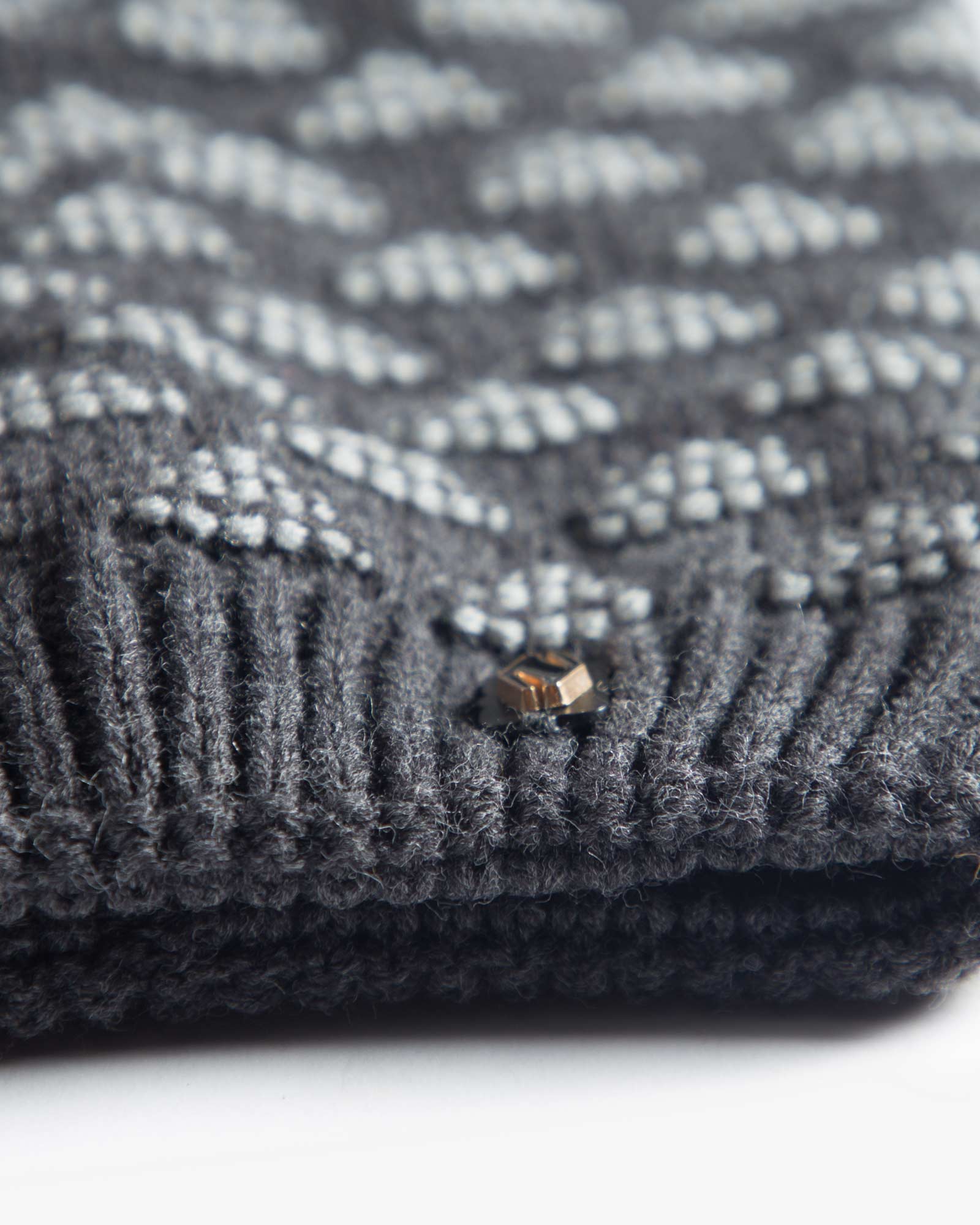 کلاه شیطونی بافت طرح مثلث خزدار - خاکستری - جنس بافتنی