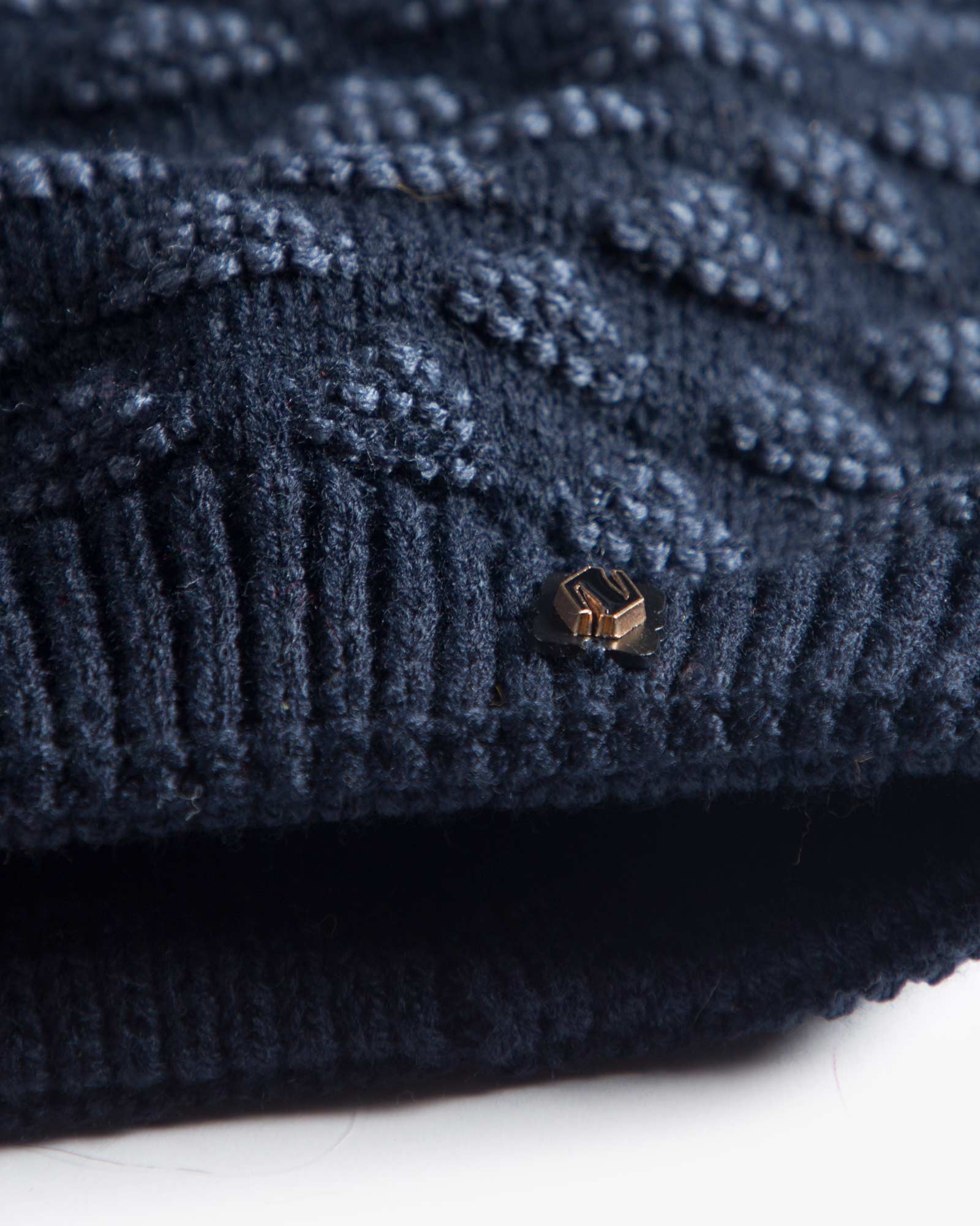 کلاه شیطونی بافت طرح مثلث خزدار - سرمه ای تیره - جنس بافتنی