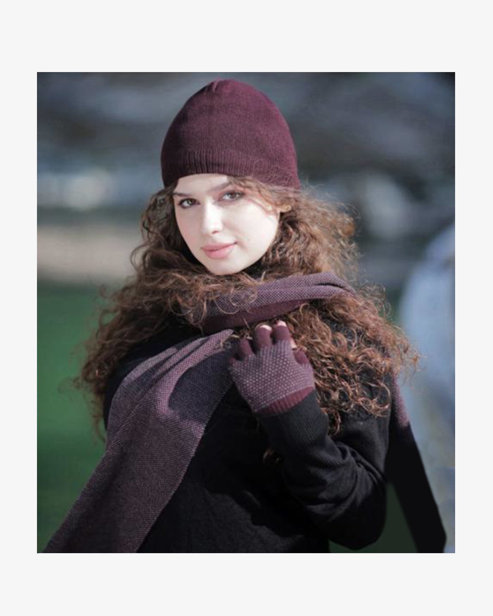 کلاه و شال گردن و دستکش بدون انگشت بافت - عنابی -محیطی زنانه