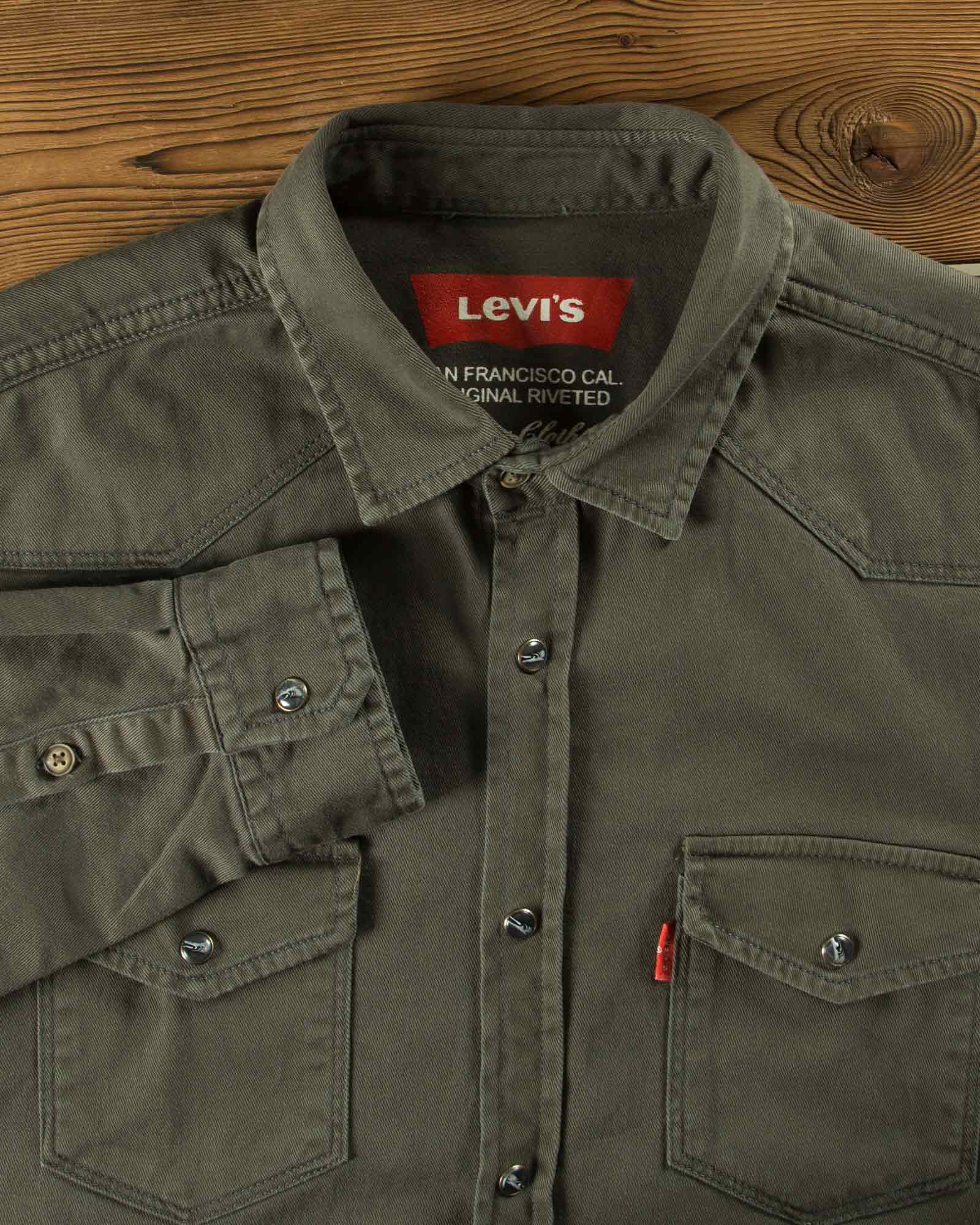 پیراهن کتان دو جیب مردانه - زیتونی سیر - یقه مردانه