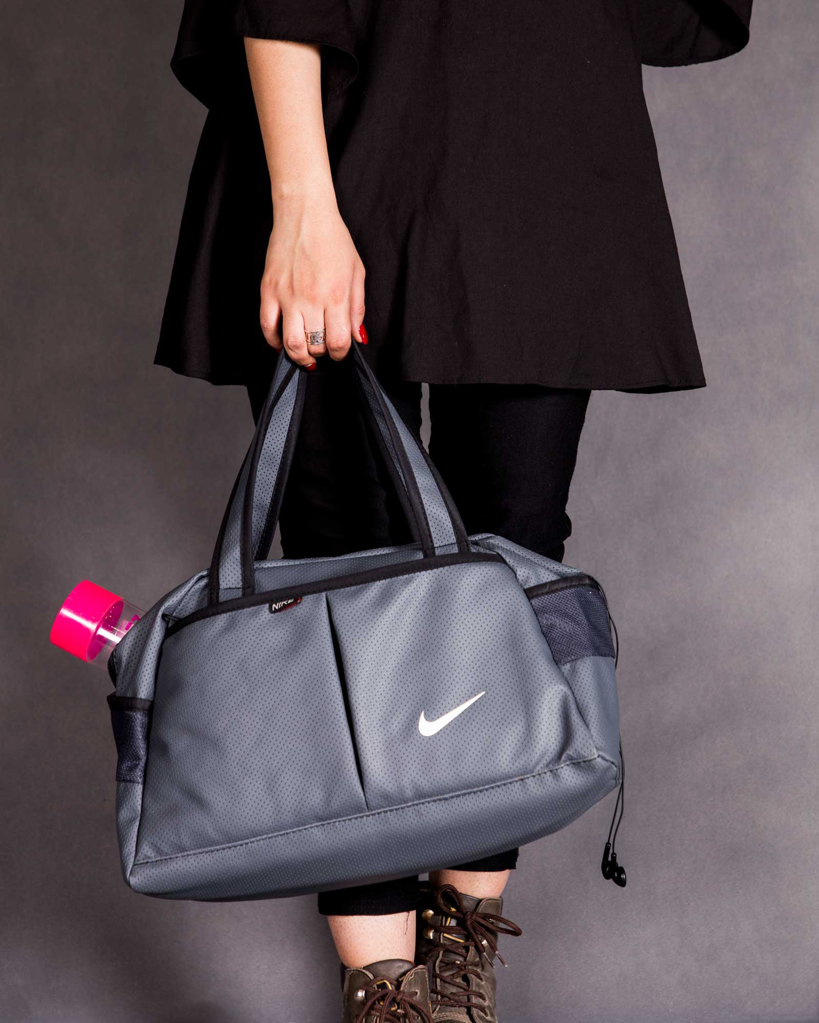 ساک ورزشی ساده مدل نایک - خاکستری - محیطی زنانه