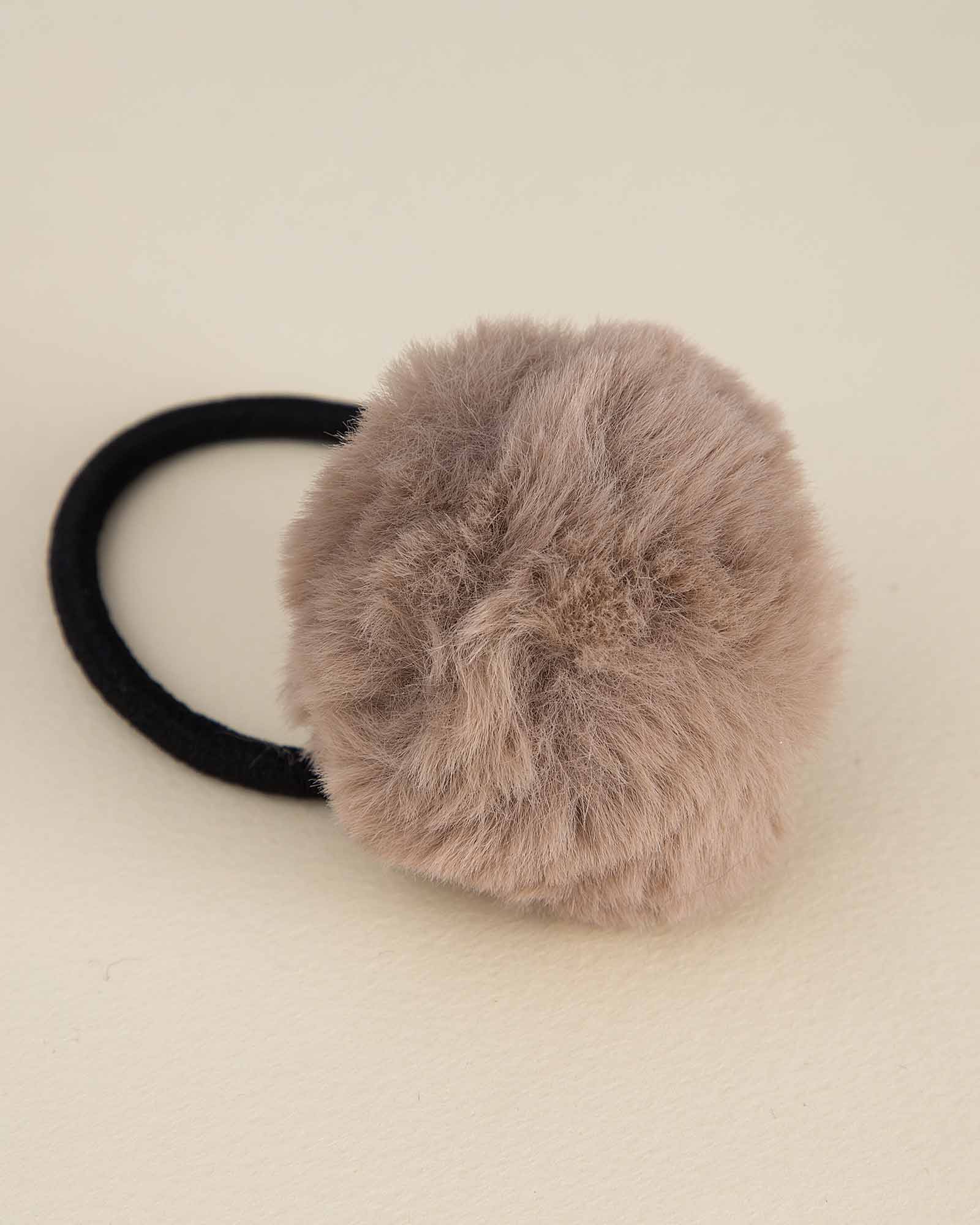 کش مو مدل پوم پوم - خاکی - بالا