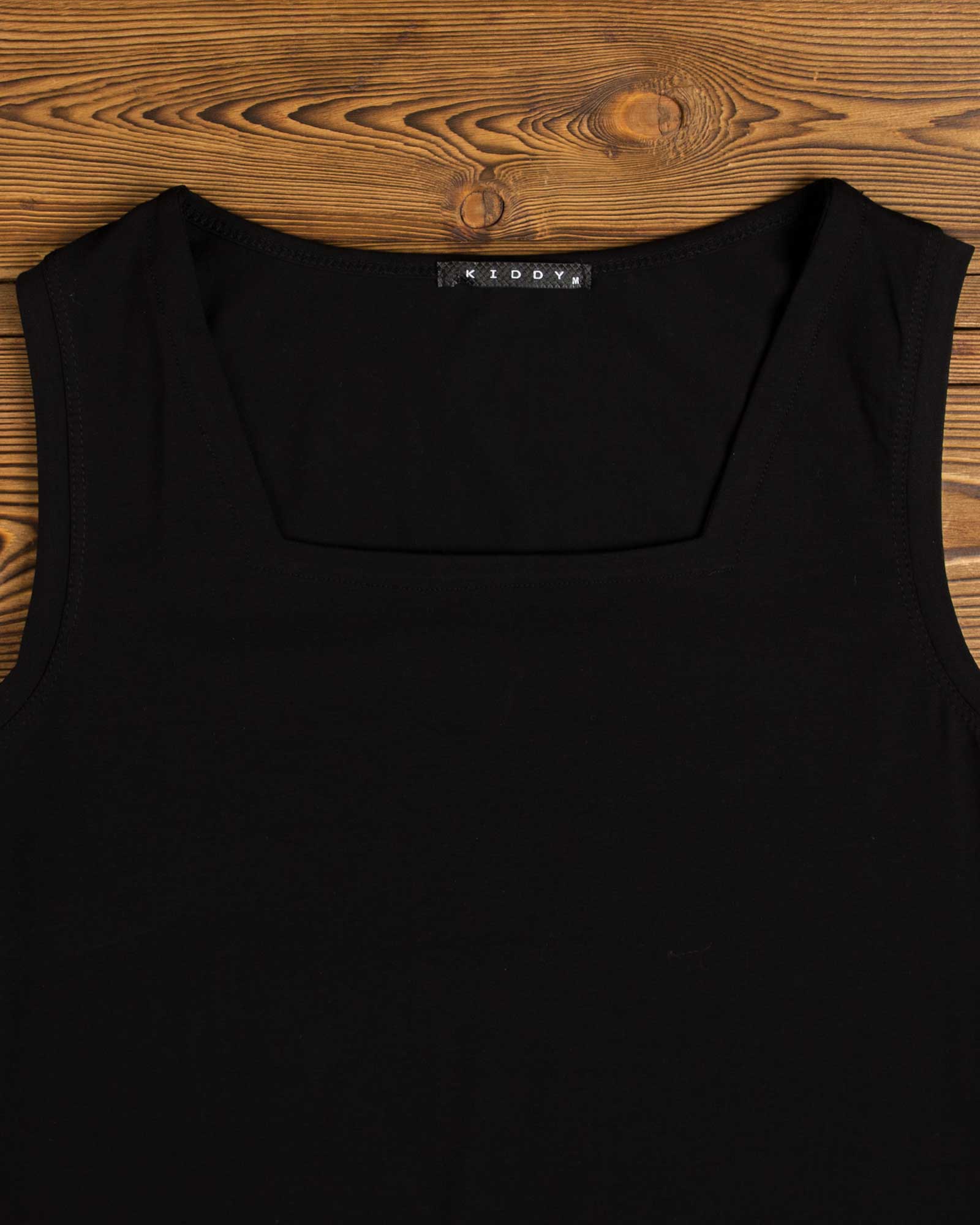 تاپ زنانه ساده یقه خشتی - مشکی - یقه خشتی