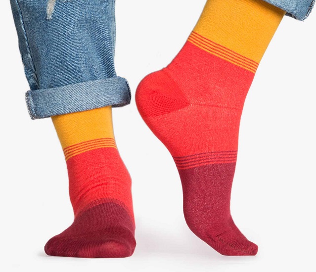 اکسسوری زنانه جوراب رنگی شامل زرد و نارنجی در فروشگاه اینترنتی سارابارا
