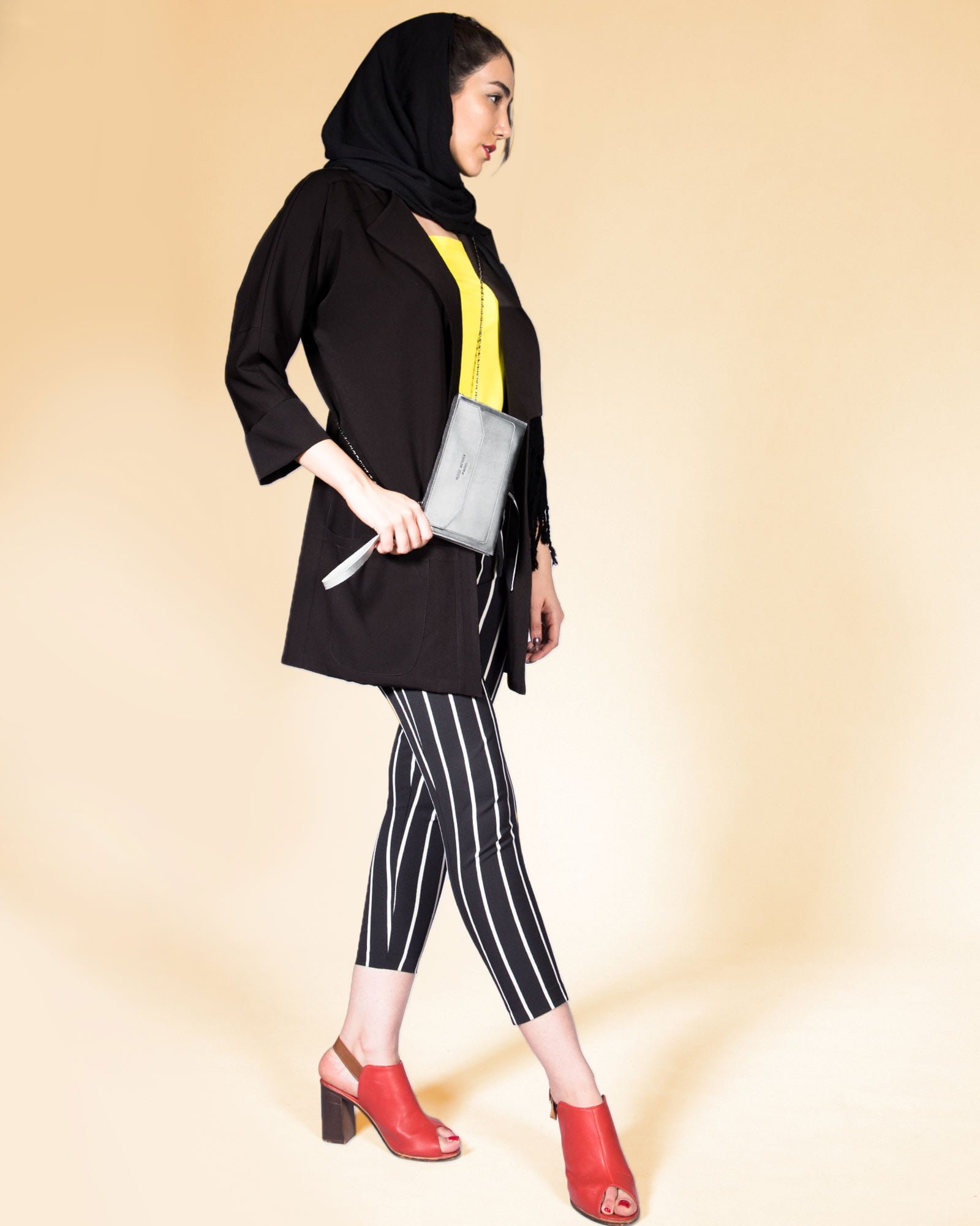 مانتو اسپرت کوتاه کرپ - مشکی - محیطی زنانه