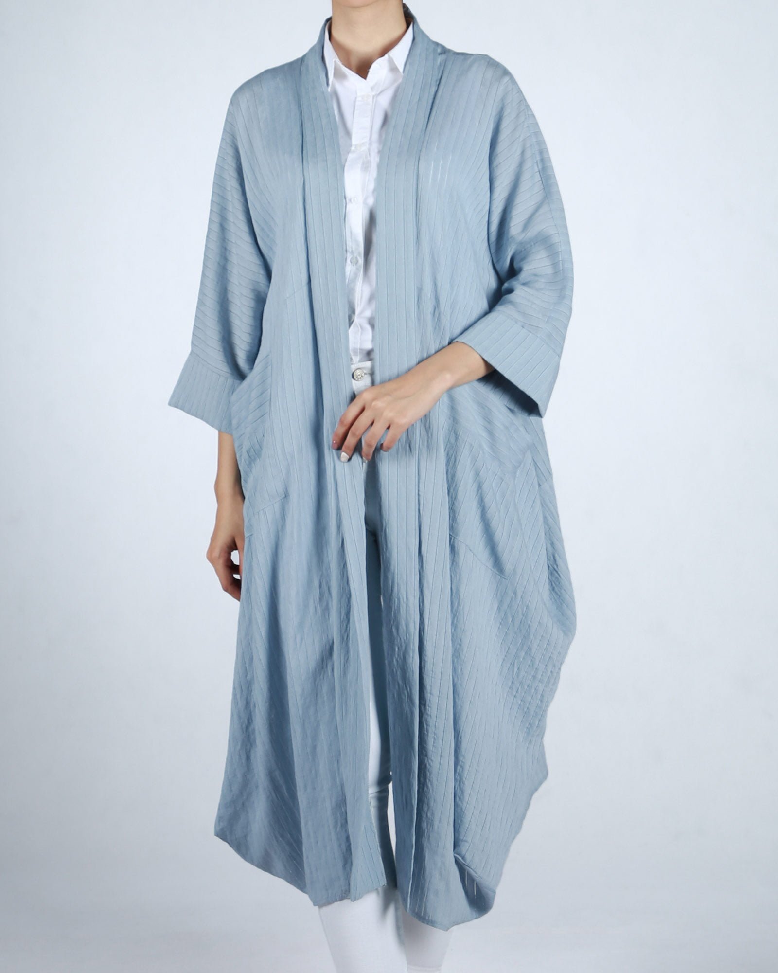 مانتو بلند گشاد اسپرت - آبی روشن - رو به رو