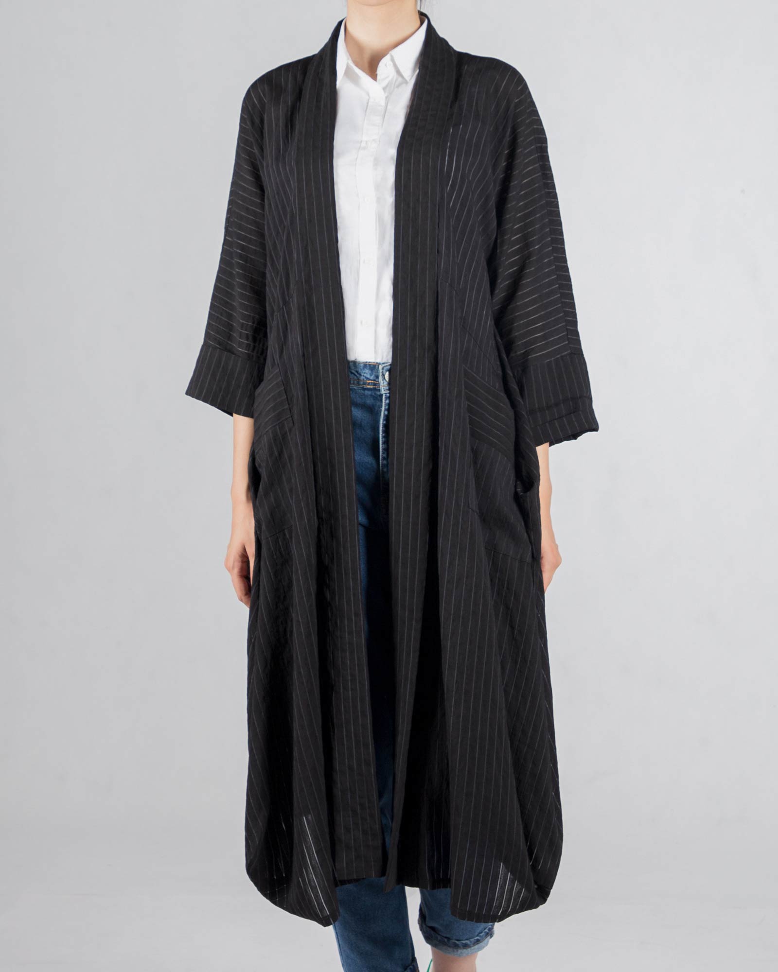 مانتو بلند گشاد اسپرت - مشکی - رو به رو