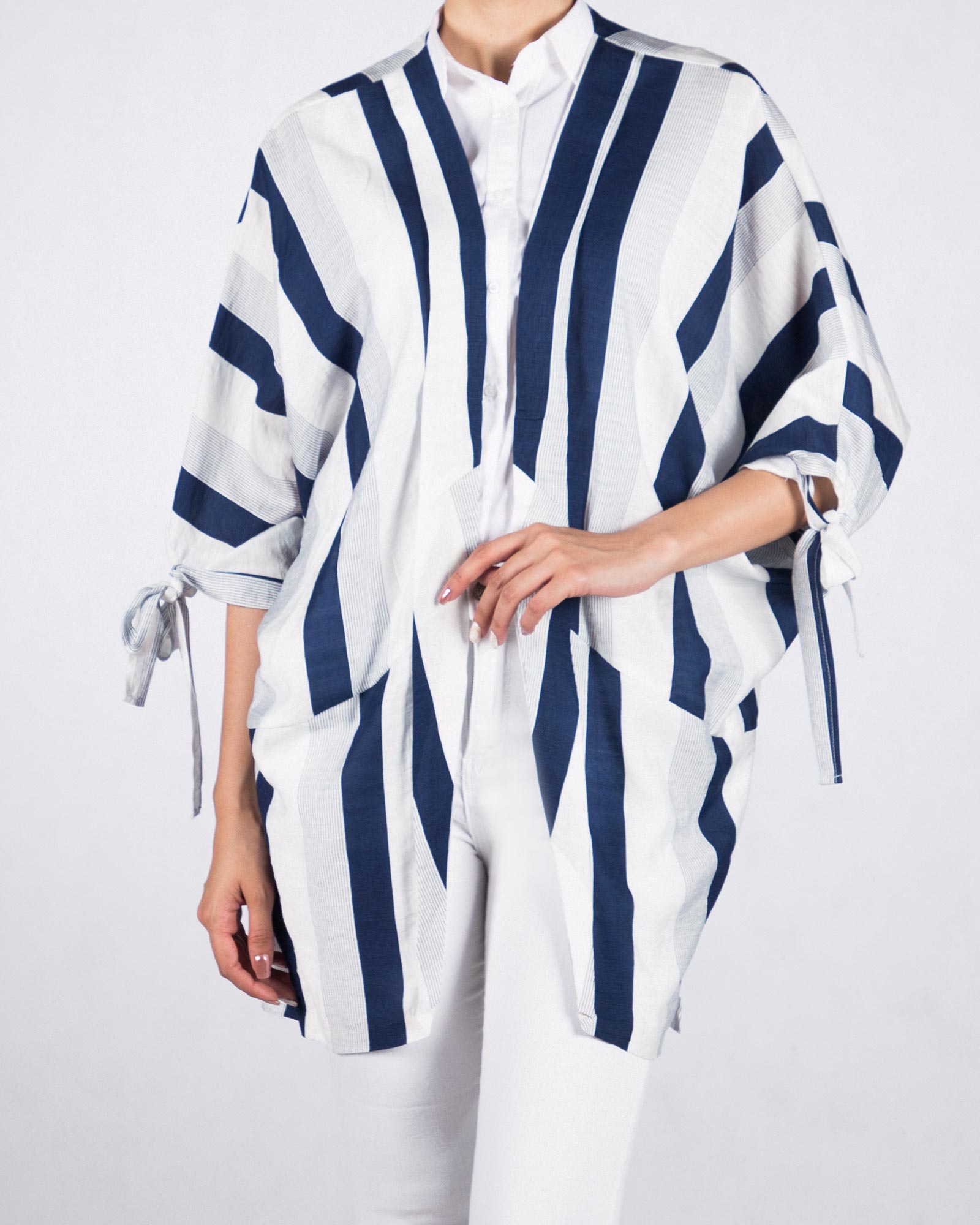 مانتو کوتاه راه راه زنانه - آبی کاربنی - رو به رو