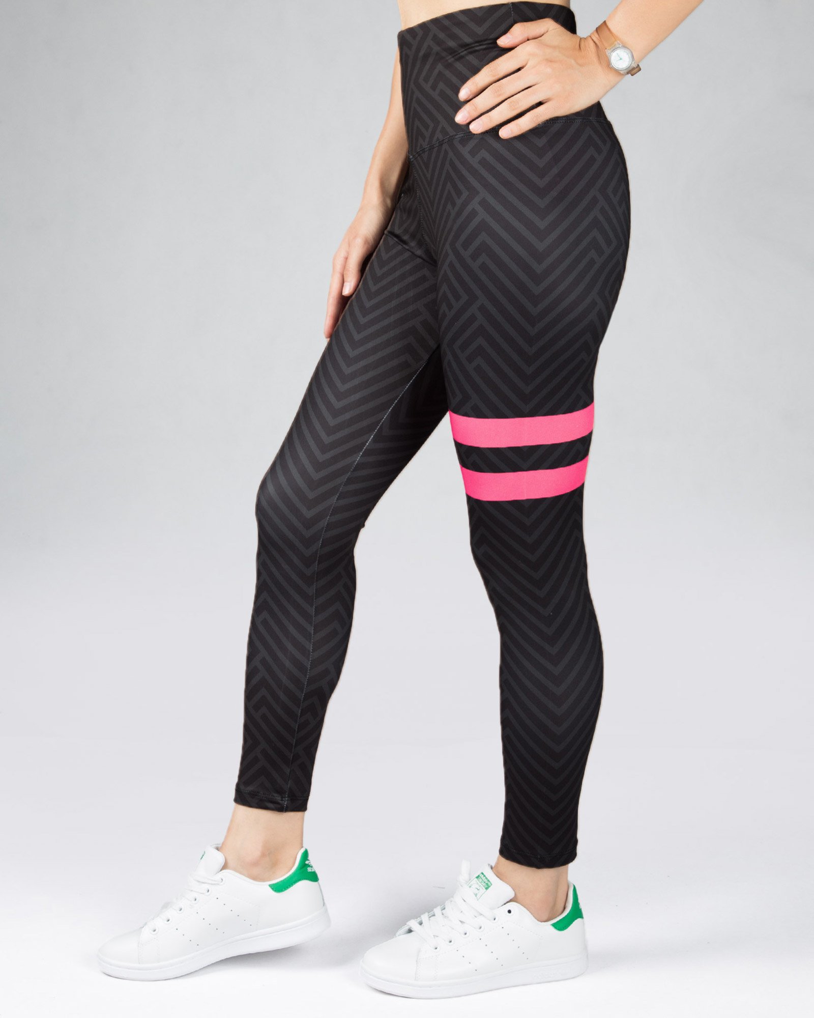 لگ ورزشی طرح دار زنانه - دودی - بغل