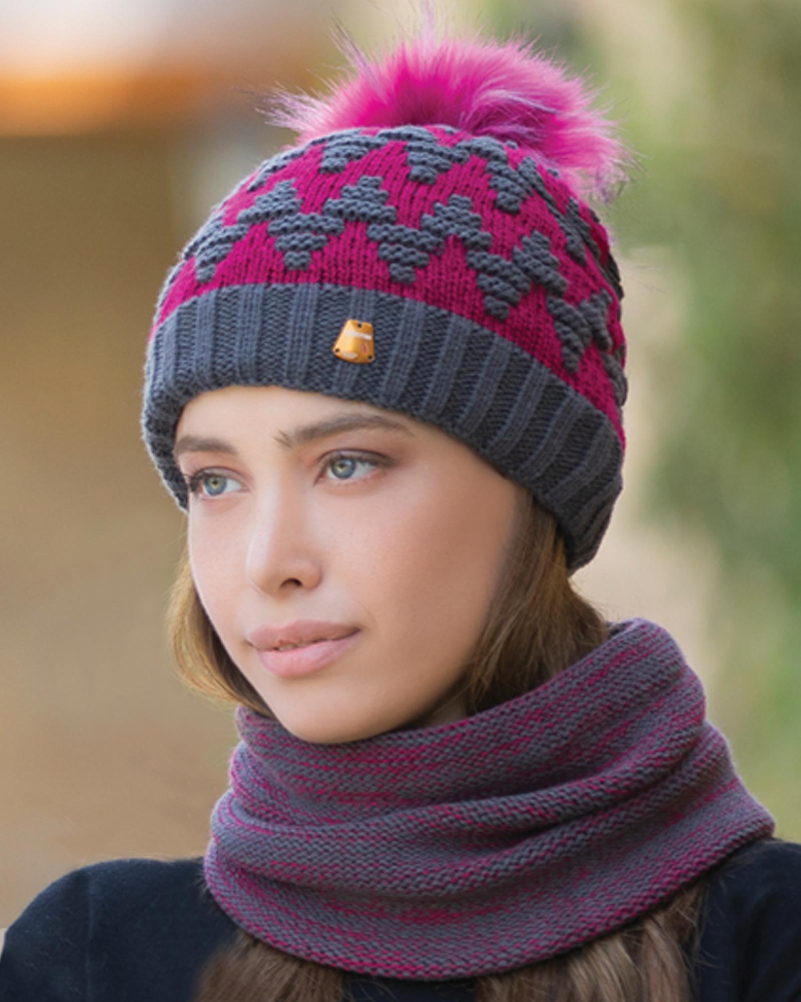 کلاه و شال گردن رینگی بافت طرح دار - سرخابی - محیطی زنانه