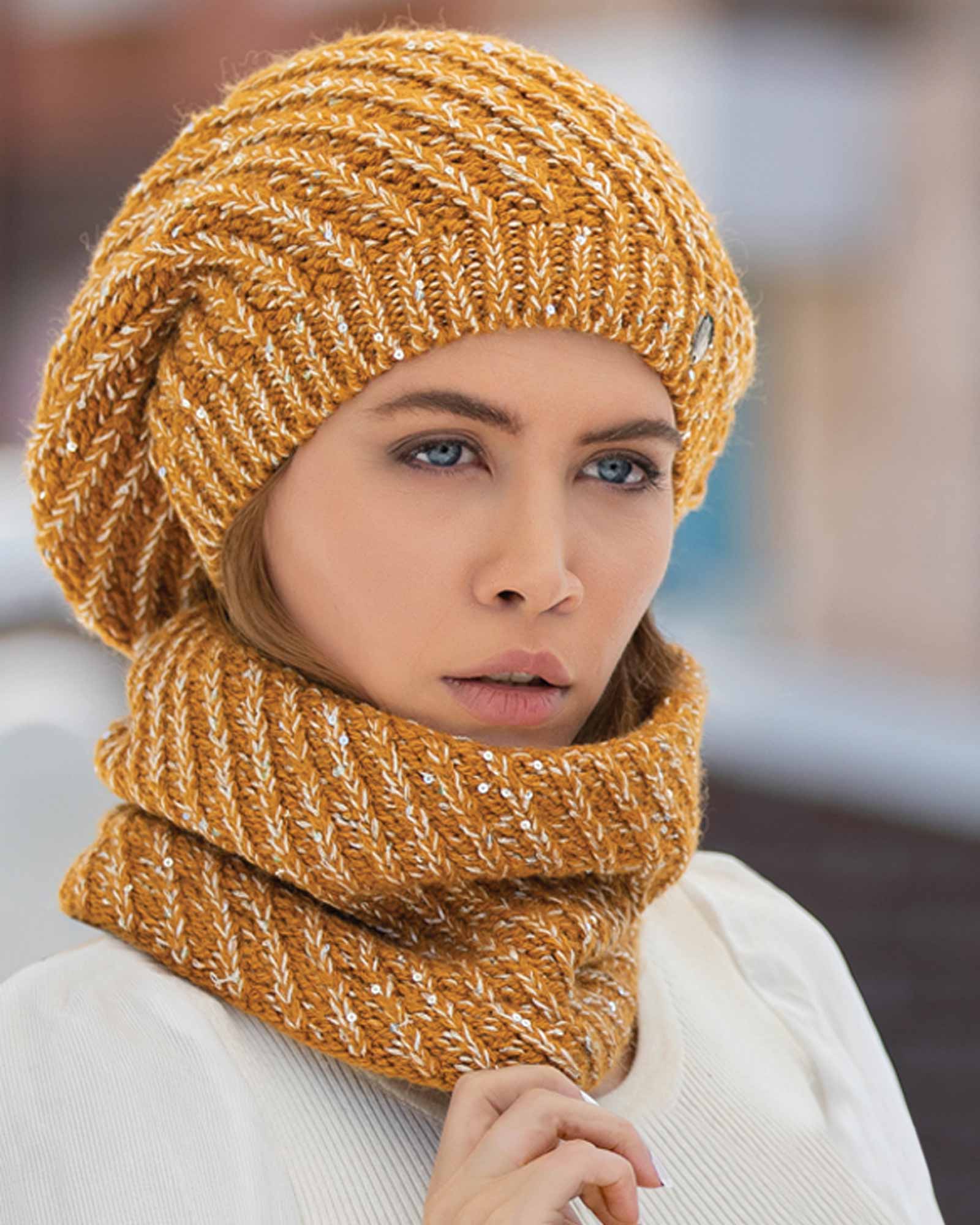 کلاه و شال گردن رینگی بافت پولک دار - خردلی محیطی - زنانه