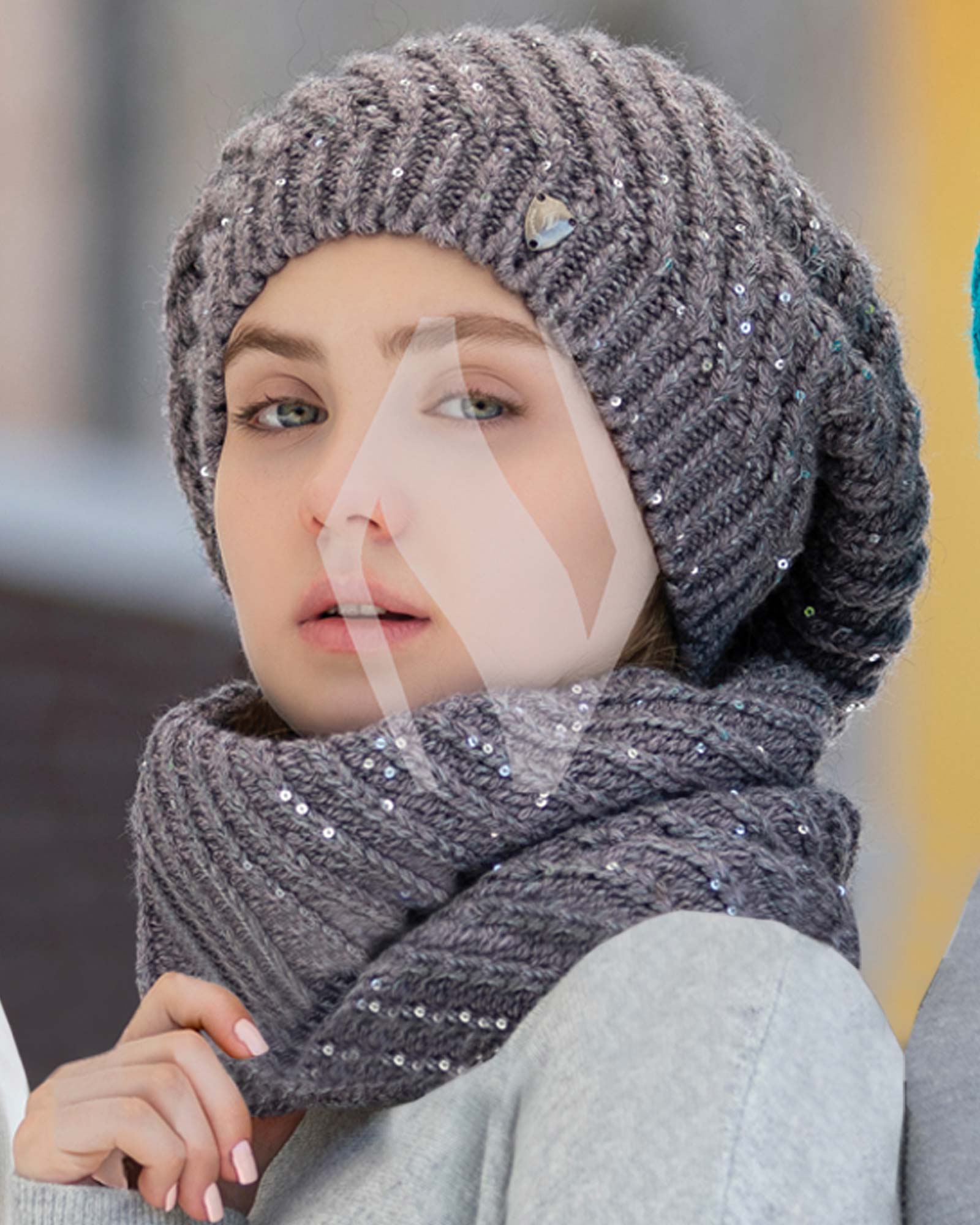 کلاه و شال گردن رینگی بافت پولک دار - کالباسی تیره - محیطی