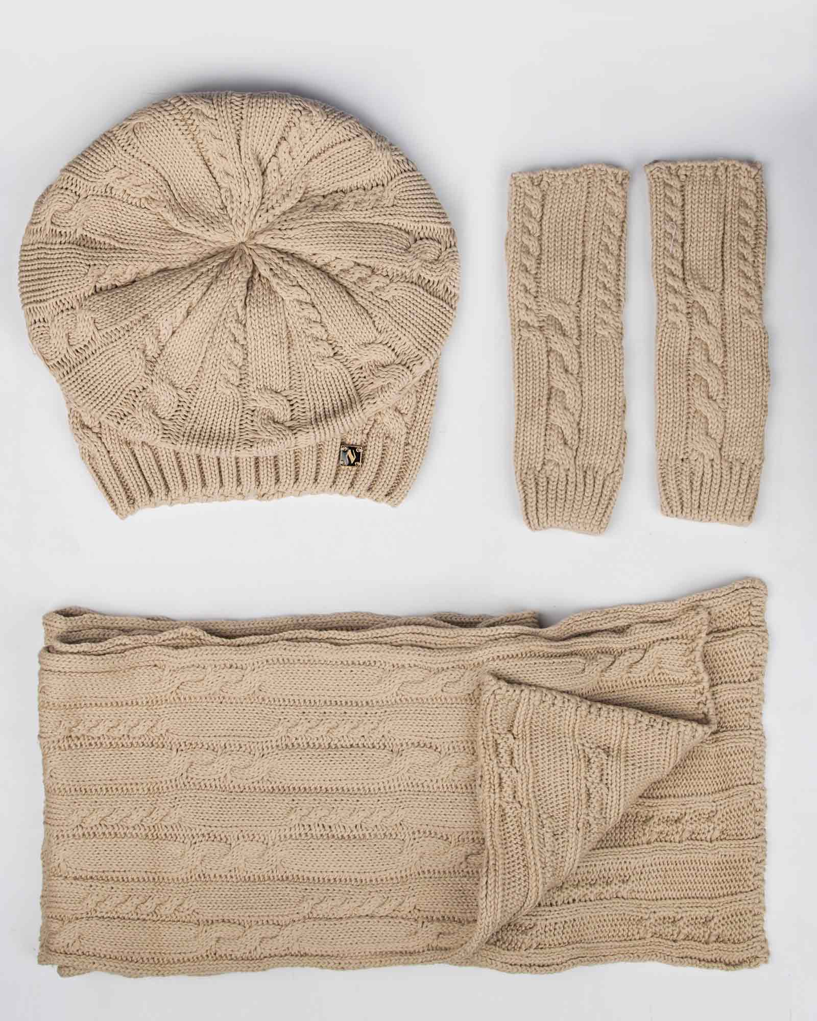 کلاه کج و شال گردن و دست پوش بافت - کرمی - رو به رو