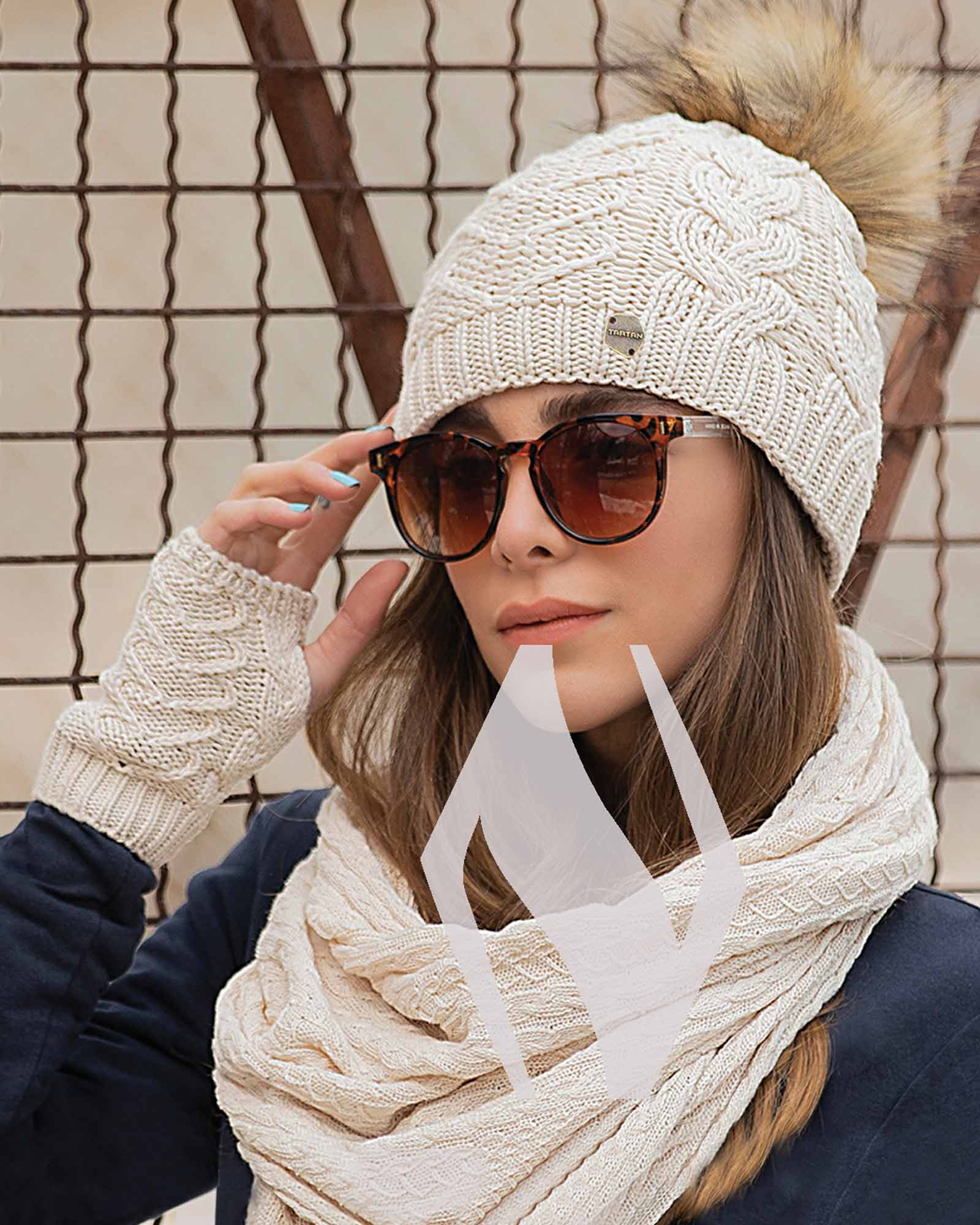 ست کلاه و شال بافت و دستکش - کرمی - محیطی زنانه