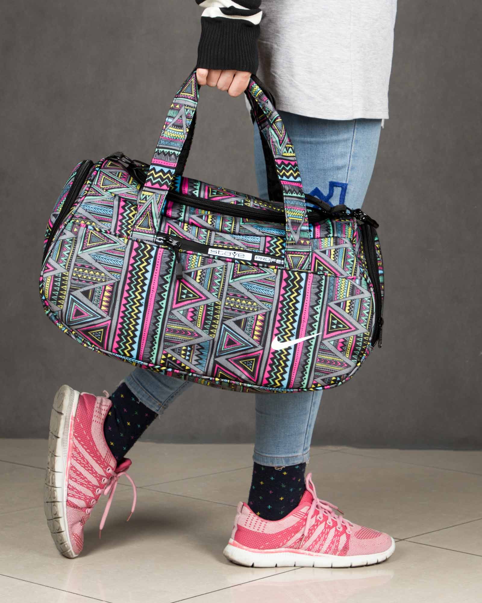 ساک ورزشی طرح‌دار نایک - چند رنگ - محیطی