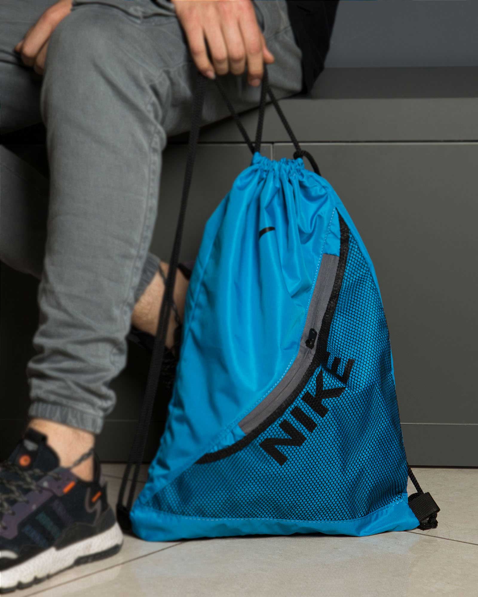 شوزبگ طرح نایکی-نیلی-محیطی