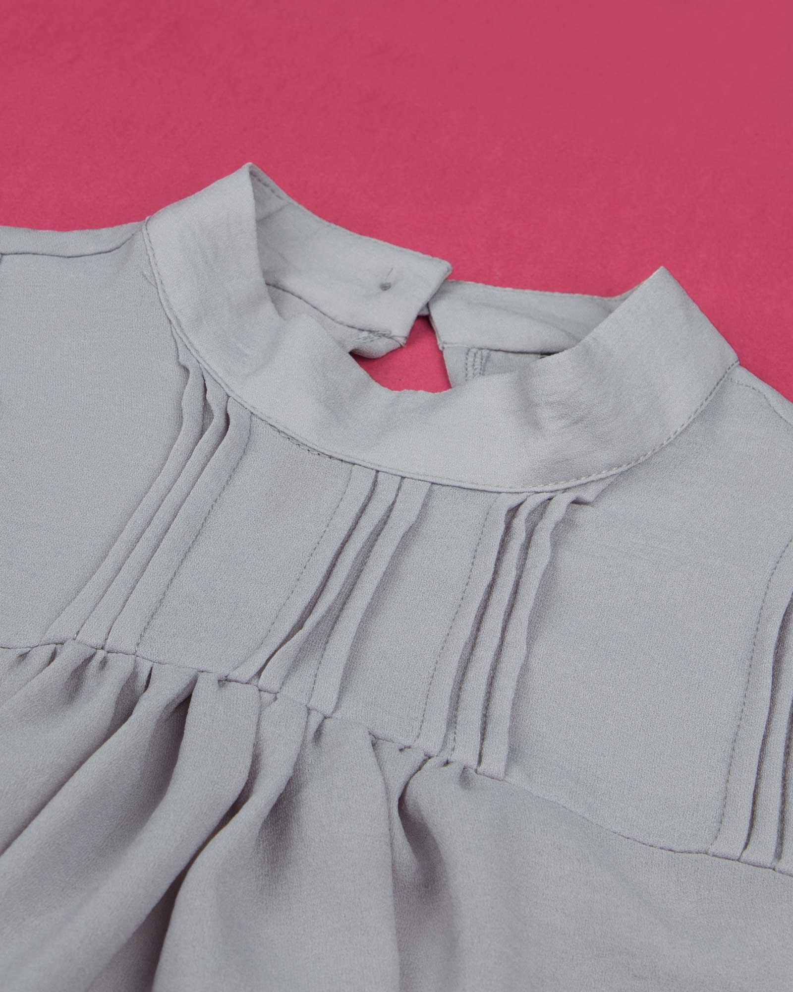 شومیز آستین بلند پلیسه‌دار - طوسی - یقه سه سانت و چین‌دار