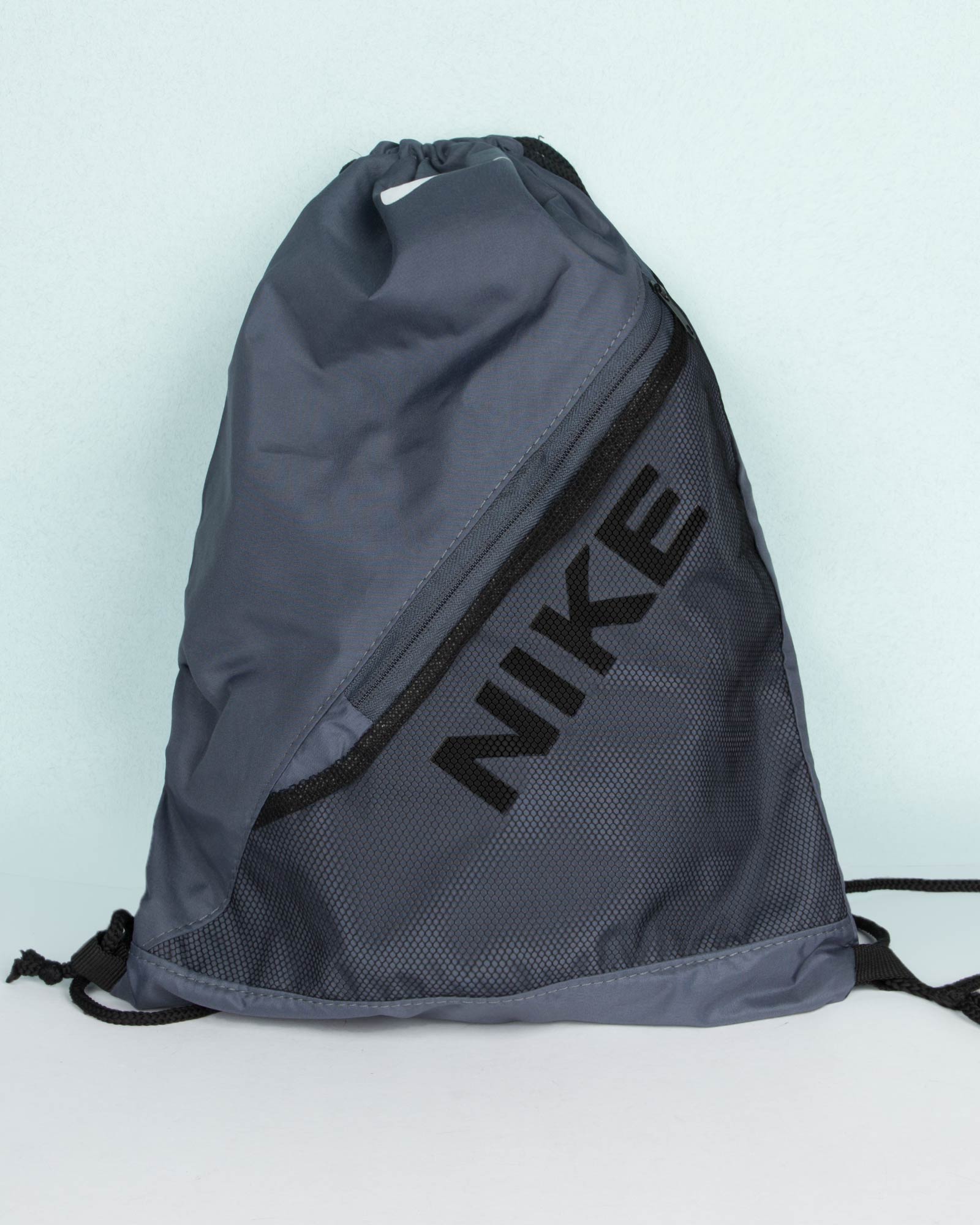 کوله ورزشی طوسی طرح نایک-خاکستری-روبه رو