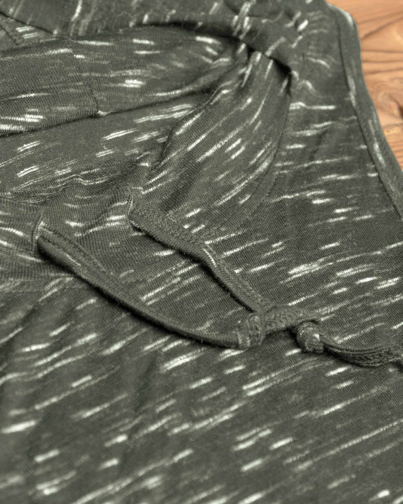 تاپ اسپرت کلاه‌دار - زیتونی سیر - بند کلاه