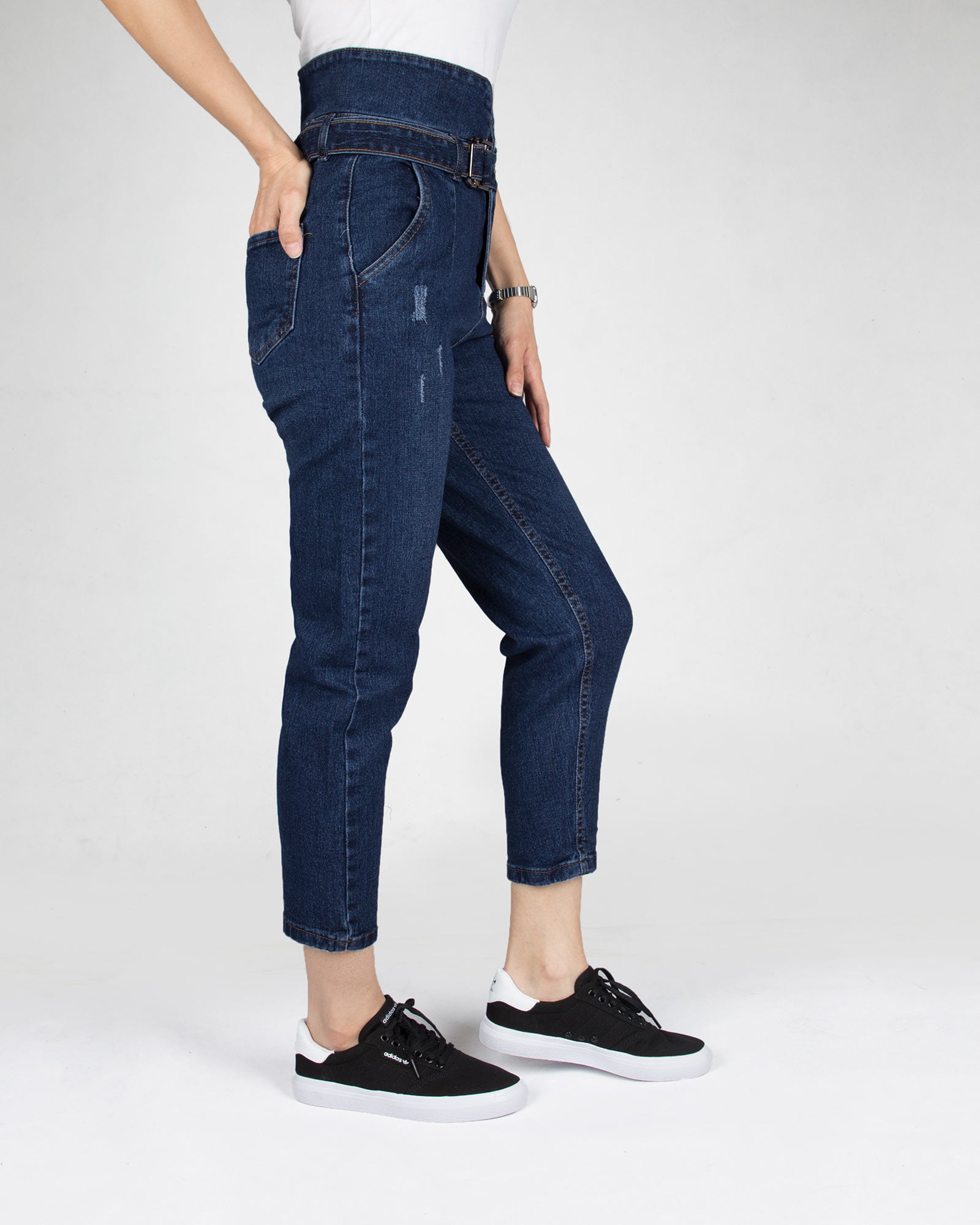 شلوار جین دخترانه بند دار-آبی تیره-بغل- محیطی