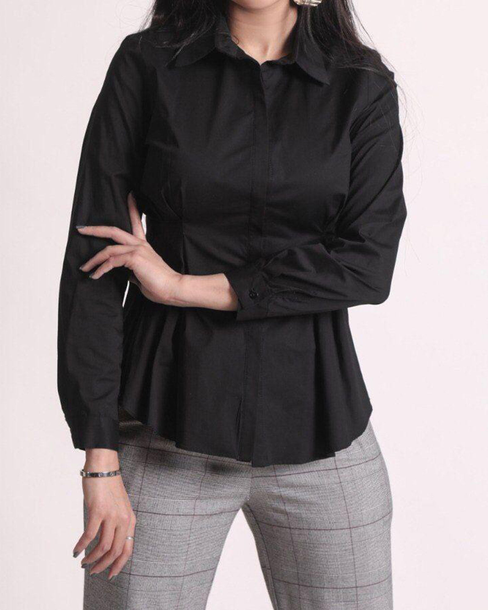 شومیز زنانه یقه ایستاده-مشکی-روبه رو