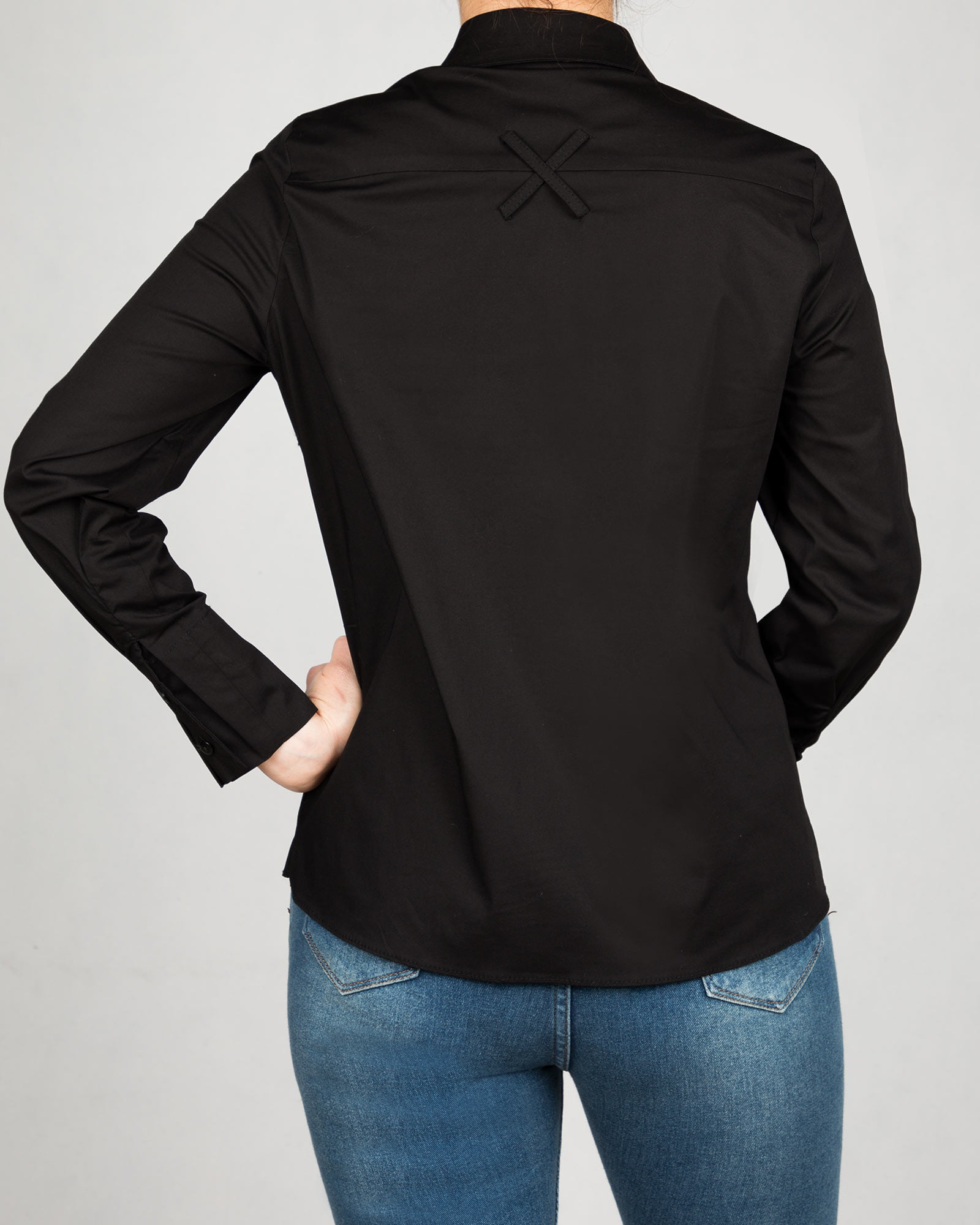 شومیز-زنانه-آستین-بلند-مشکی-پشت