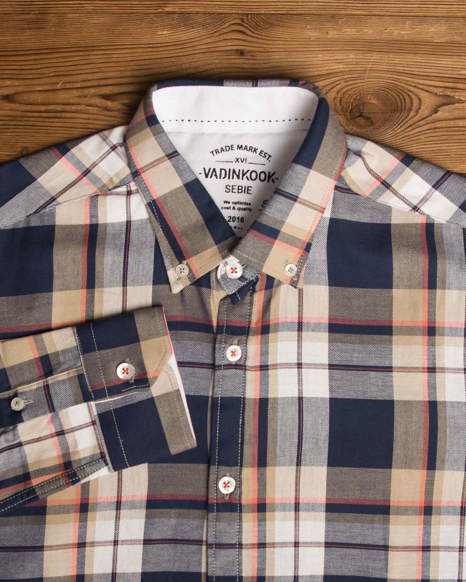 پیراهن-چارخونه-آستین-بلند-مردانه-سرمه-ای-یقه