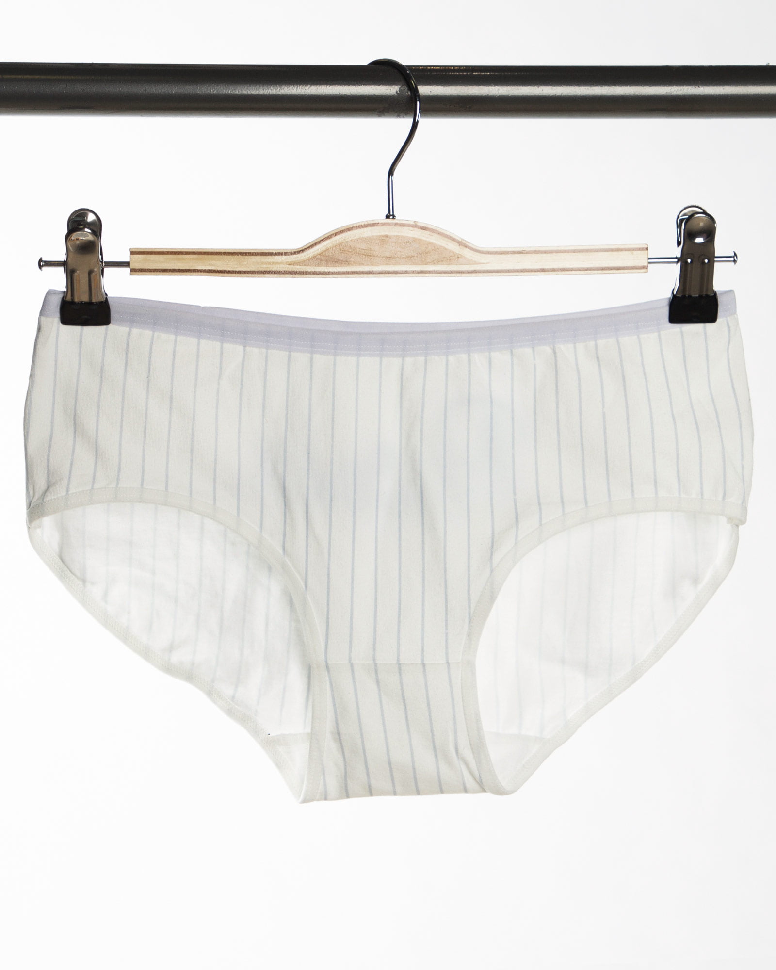 شورت زنانه طرح دار- سفید- روبه-رو