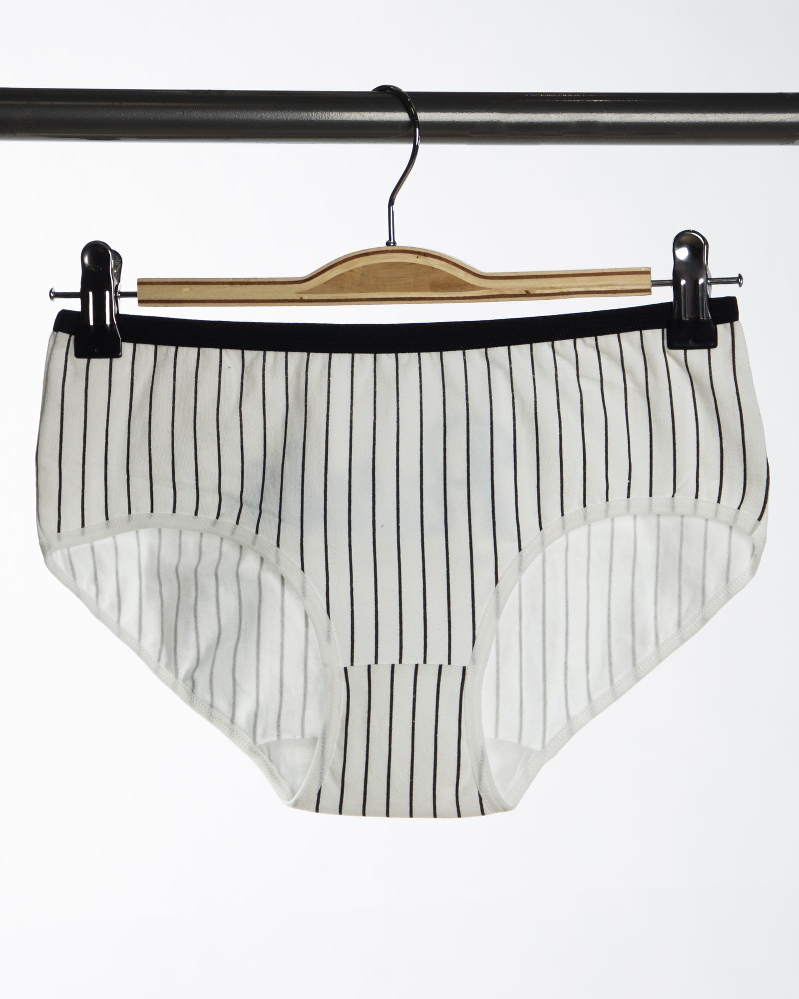 شورت زنانه طرح دار- مشکی- روبه-رو