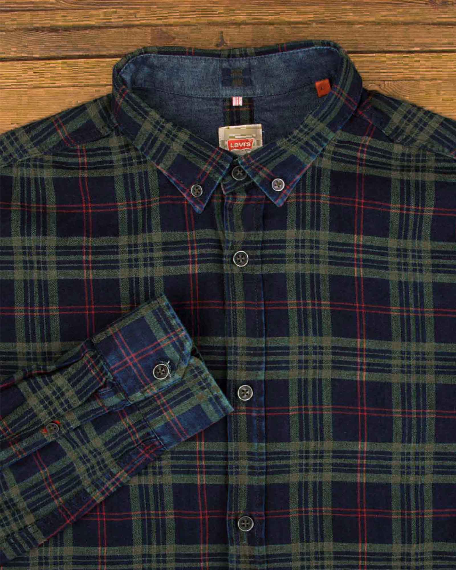 پیراهن مردانه چهارخانه سرمه ای تیره- یقه-محیطی