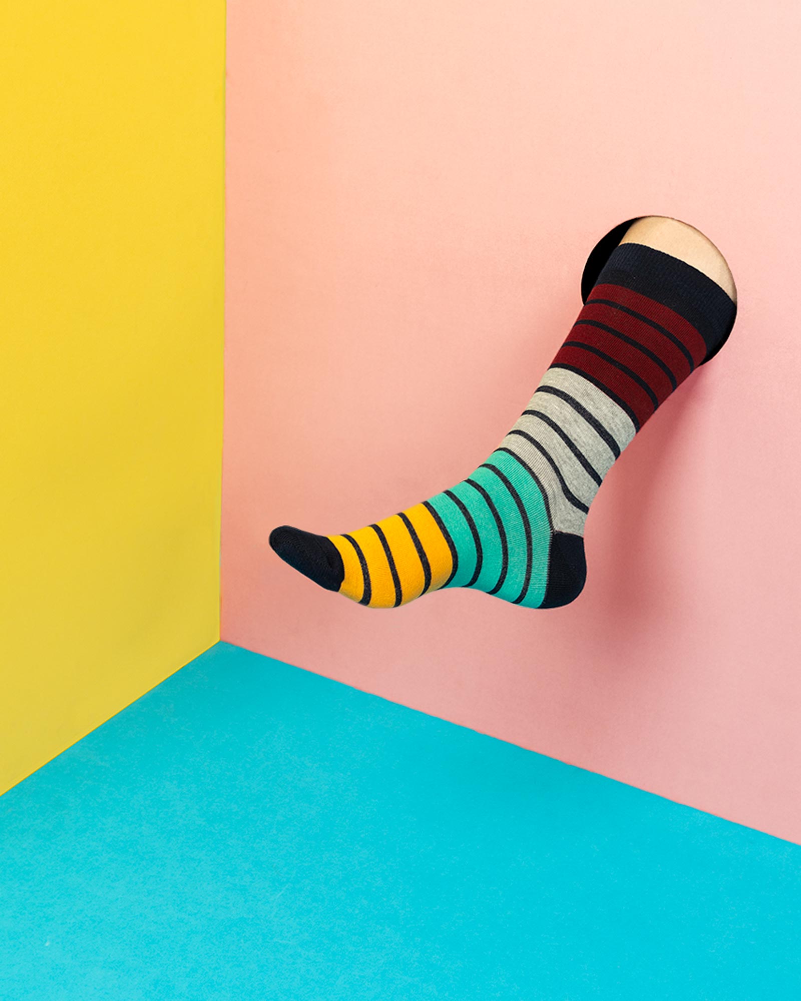 جوراب راه راه رنگی ساق دار- چند رنگ- محیطی