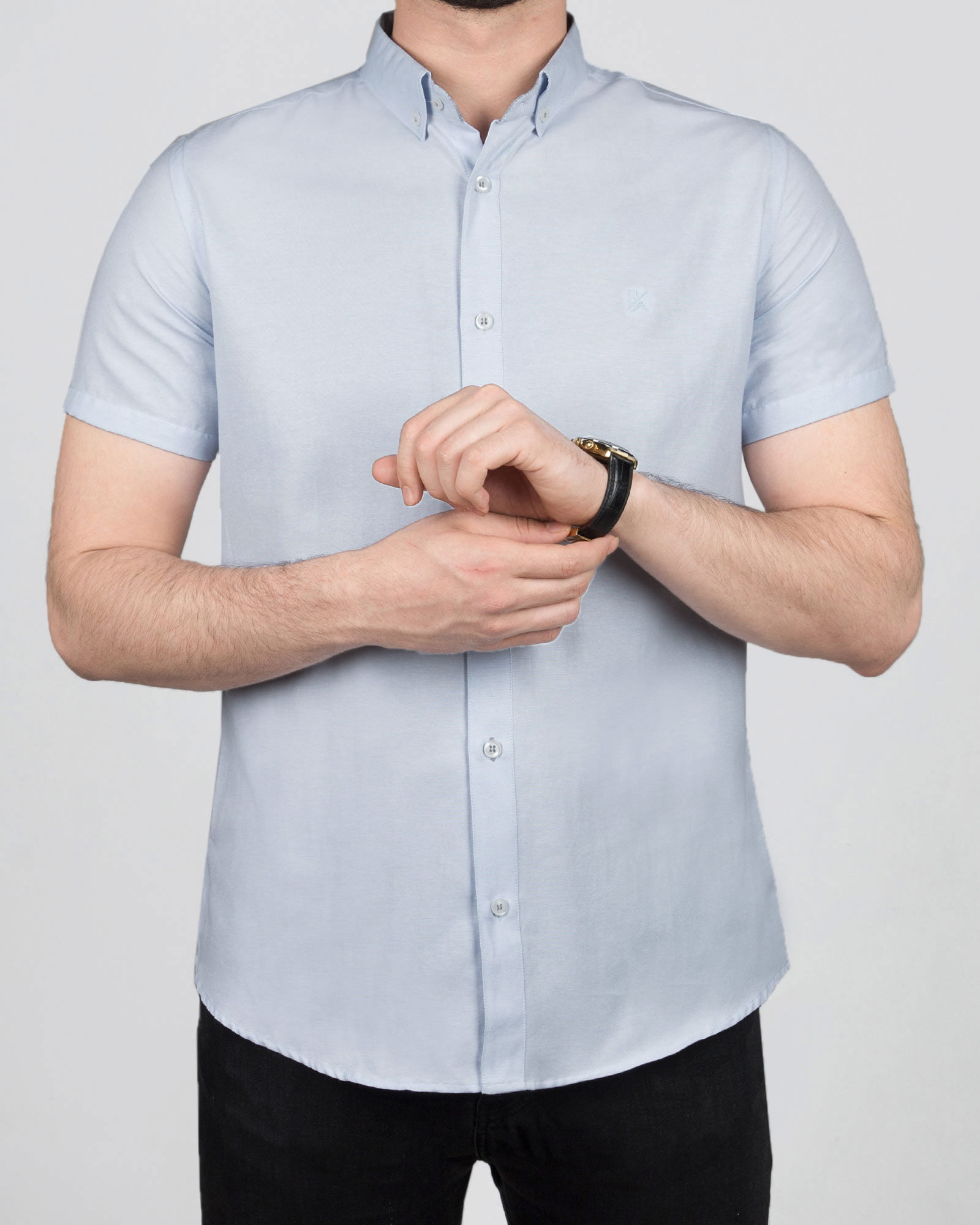 پیراهن آستین کوتاه مردانه نخی- آبی آسمانی- روبرو