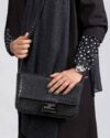 کیف دوشی زنانه مشکی- روبرو - محیطی
