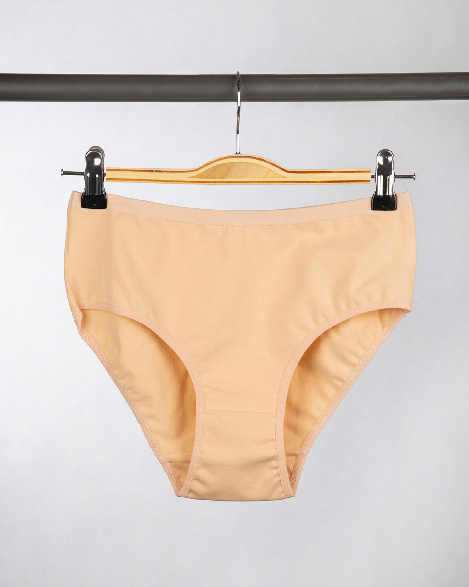 شورت زنانه مدل فرانسوی- کرمی سیر- روبرو